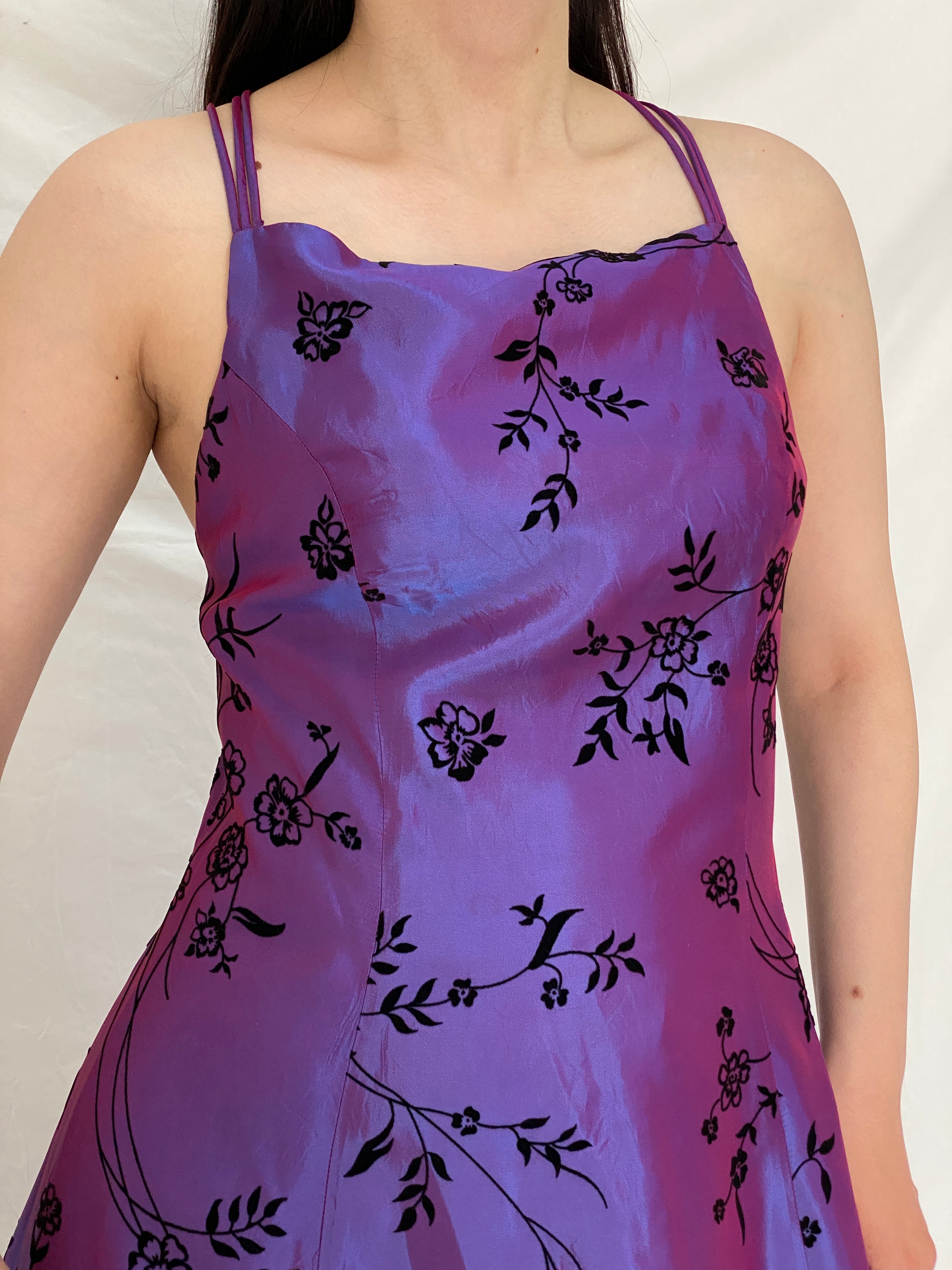 Y2K Murek Fashion Purple Satin Velvet Floral Detailing Maxi Prom Dress – M