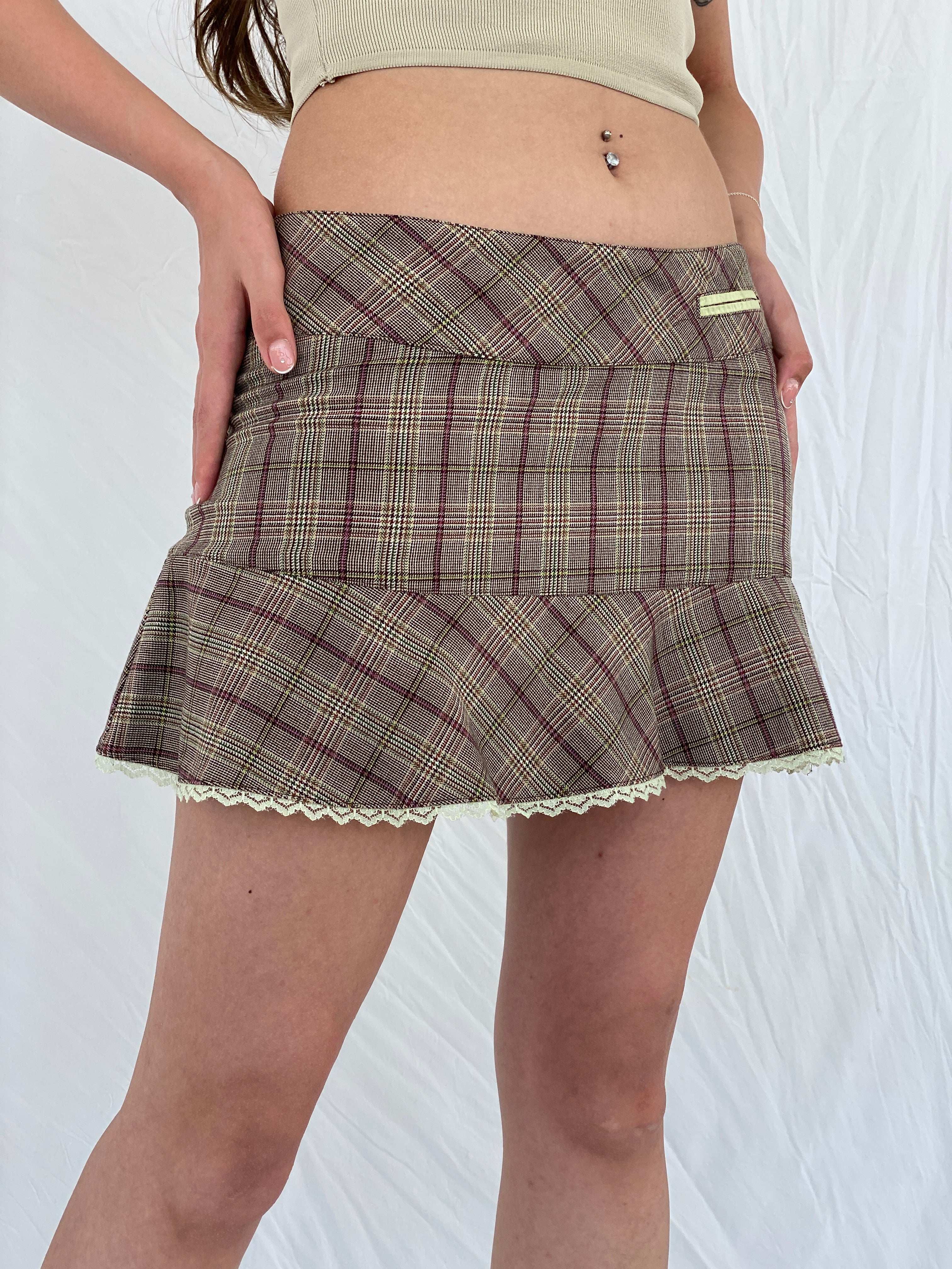 Y2K Plaid Pleated XOXO Brown and Pink Mini Skirt with Lace Trim - S - Balagan Vintage Mini Skirt 00s, 90s, mini skirt, Mira, NEW IN, plaid