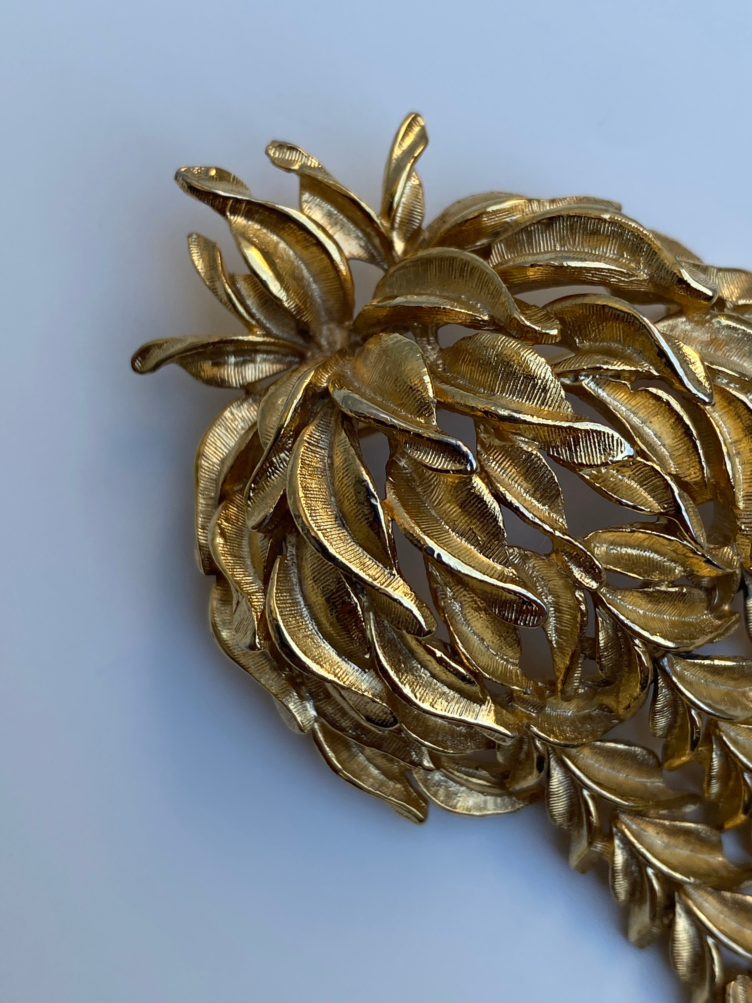 Vintage Gold Articulated Cascading Leaf Dangling Branches Brooch