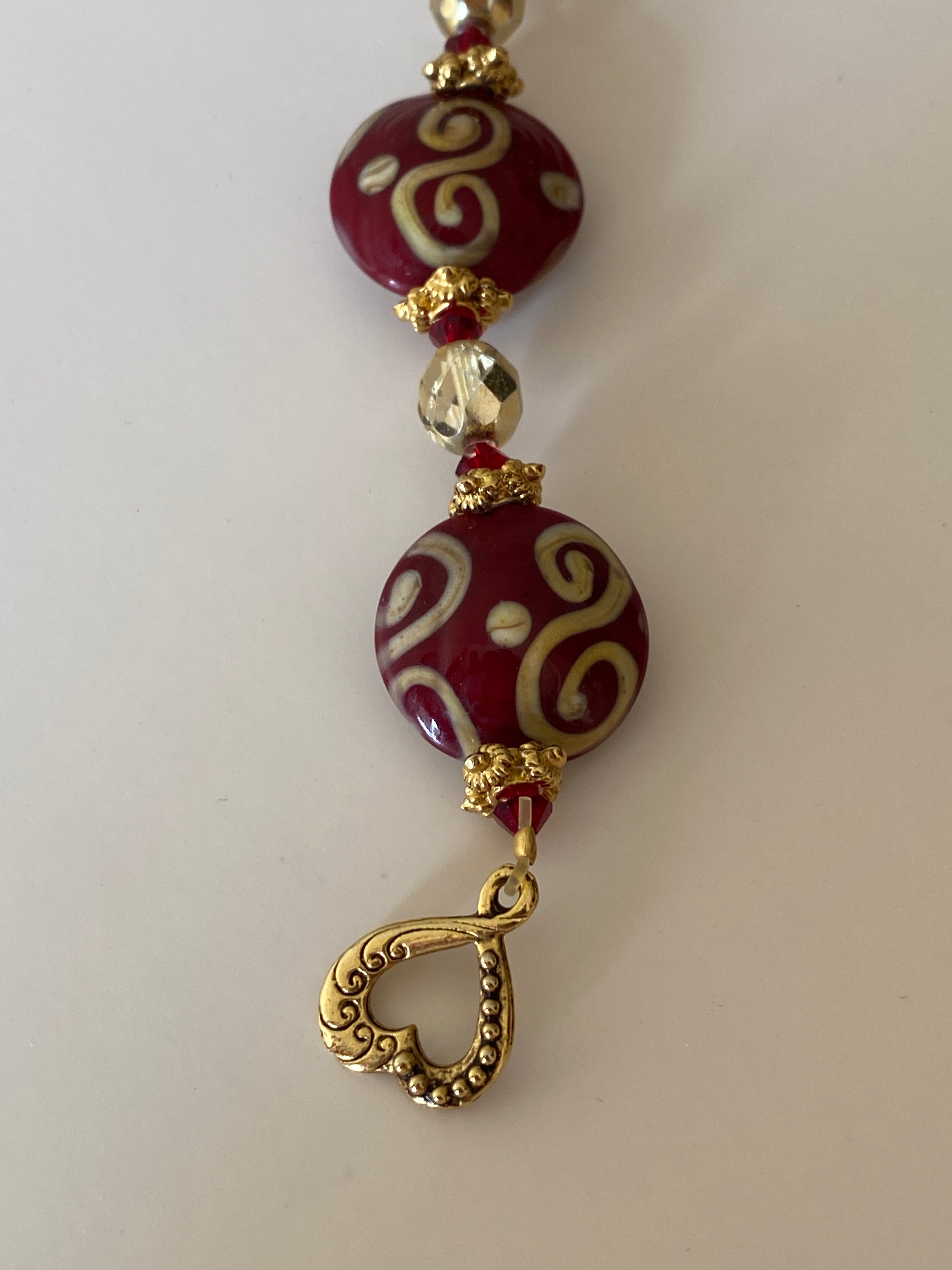 Vintage Lampwork Glass Bead Bracelet Red Swirl Beads with Gold-Tone Toggle Clasp