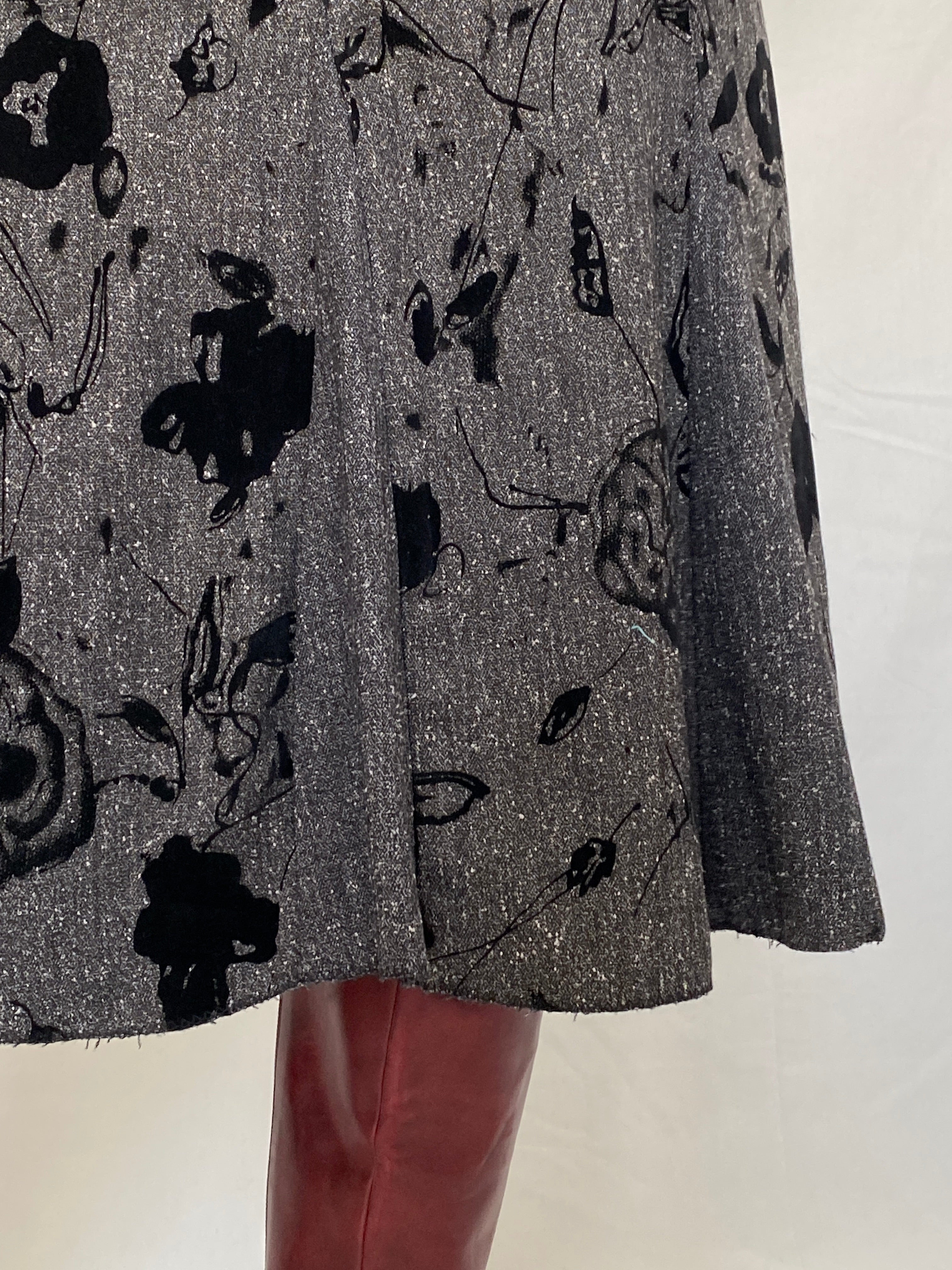 Vintage J&S Gray Flocked Floral Black A-Line Midi Skirt – M