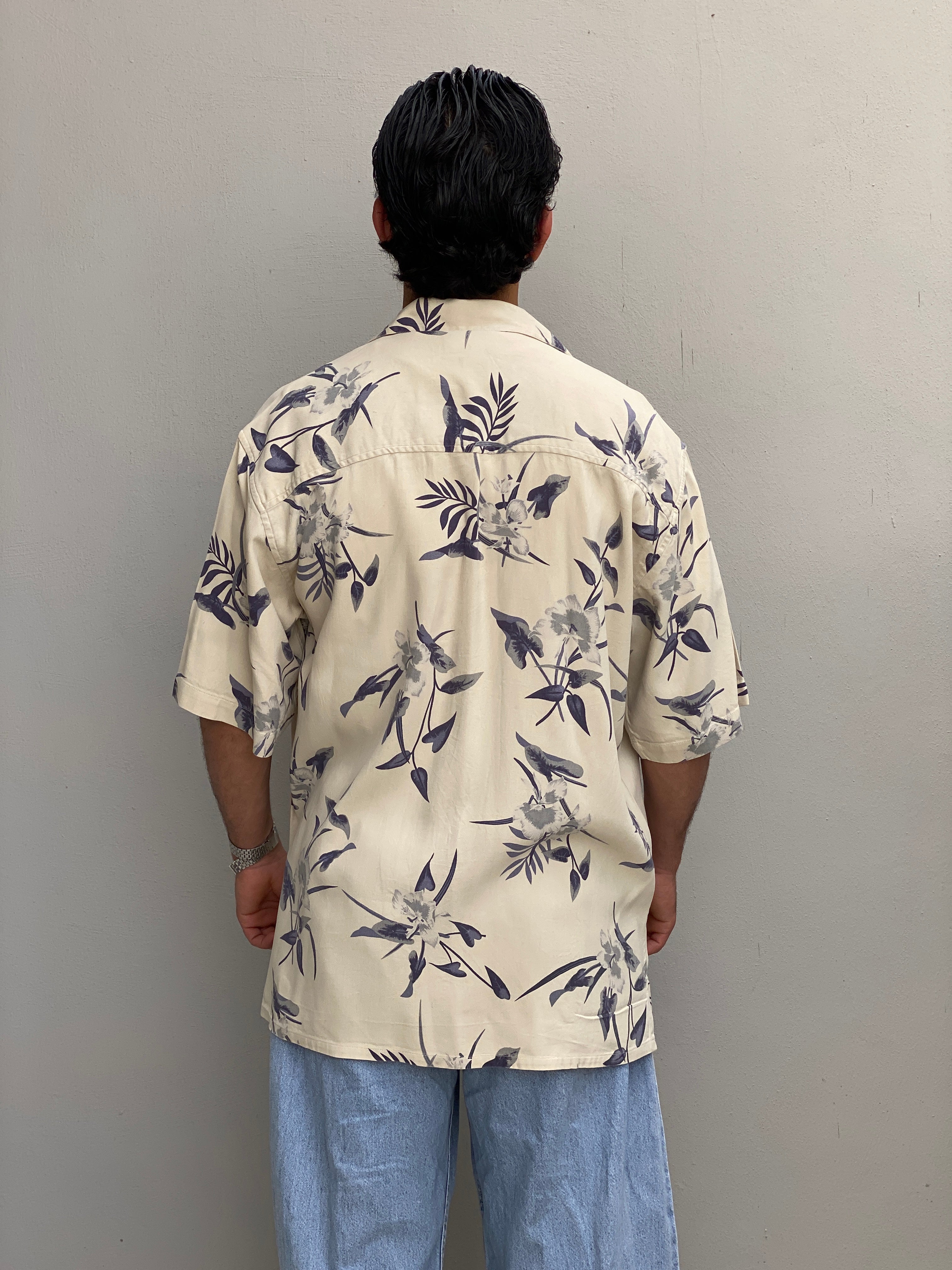 Vintage 90s Paradise Coves Cream Floral Silk Hawaiian Shirt - L