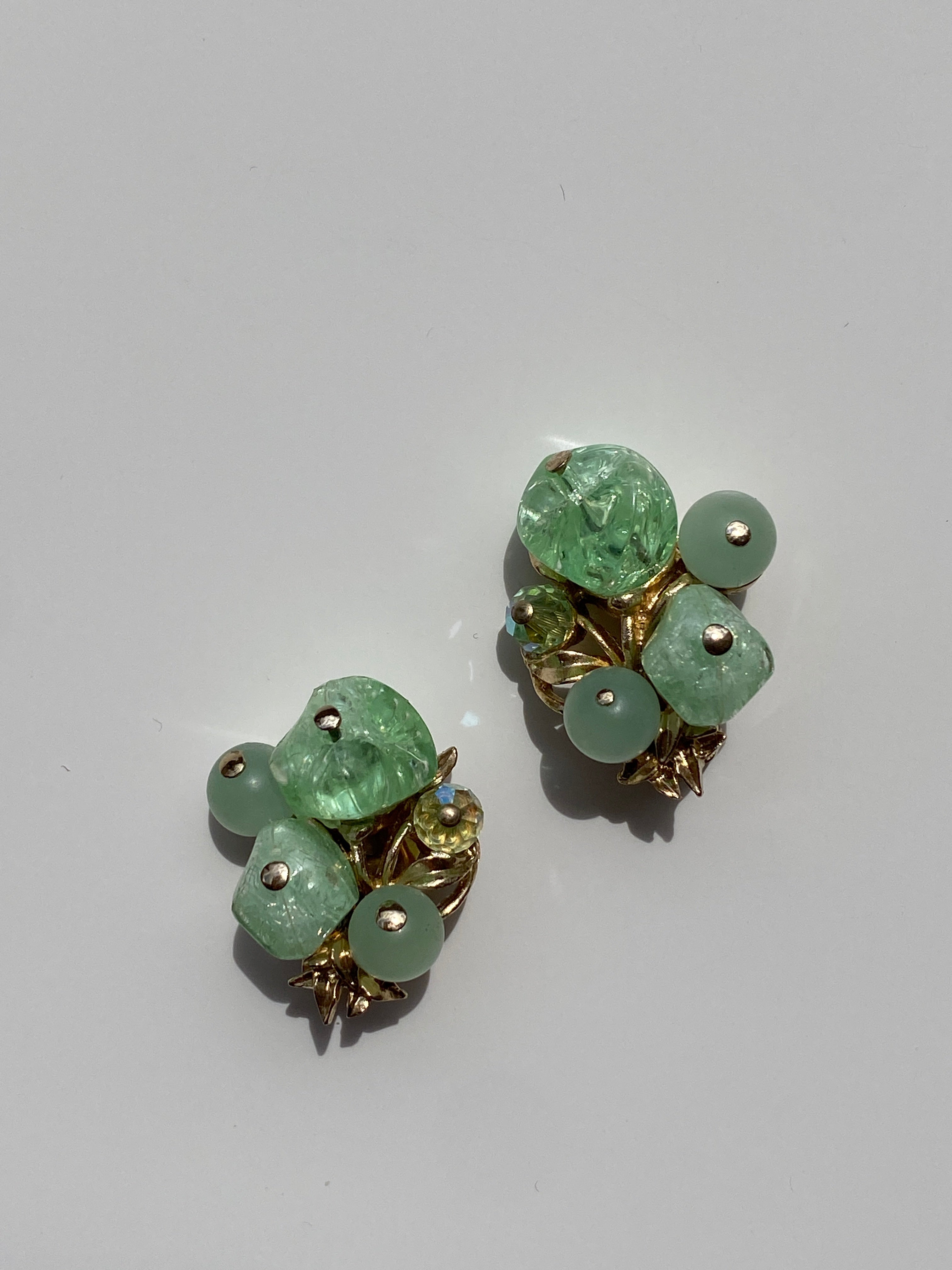 Vintage 1950s–60s Coro Mint Green Glass Cluster Clip-On Earrings in Gold Tone