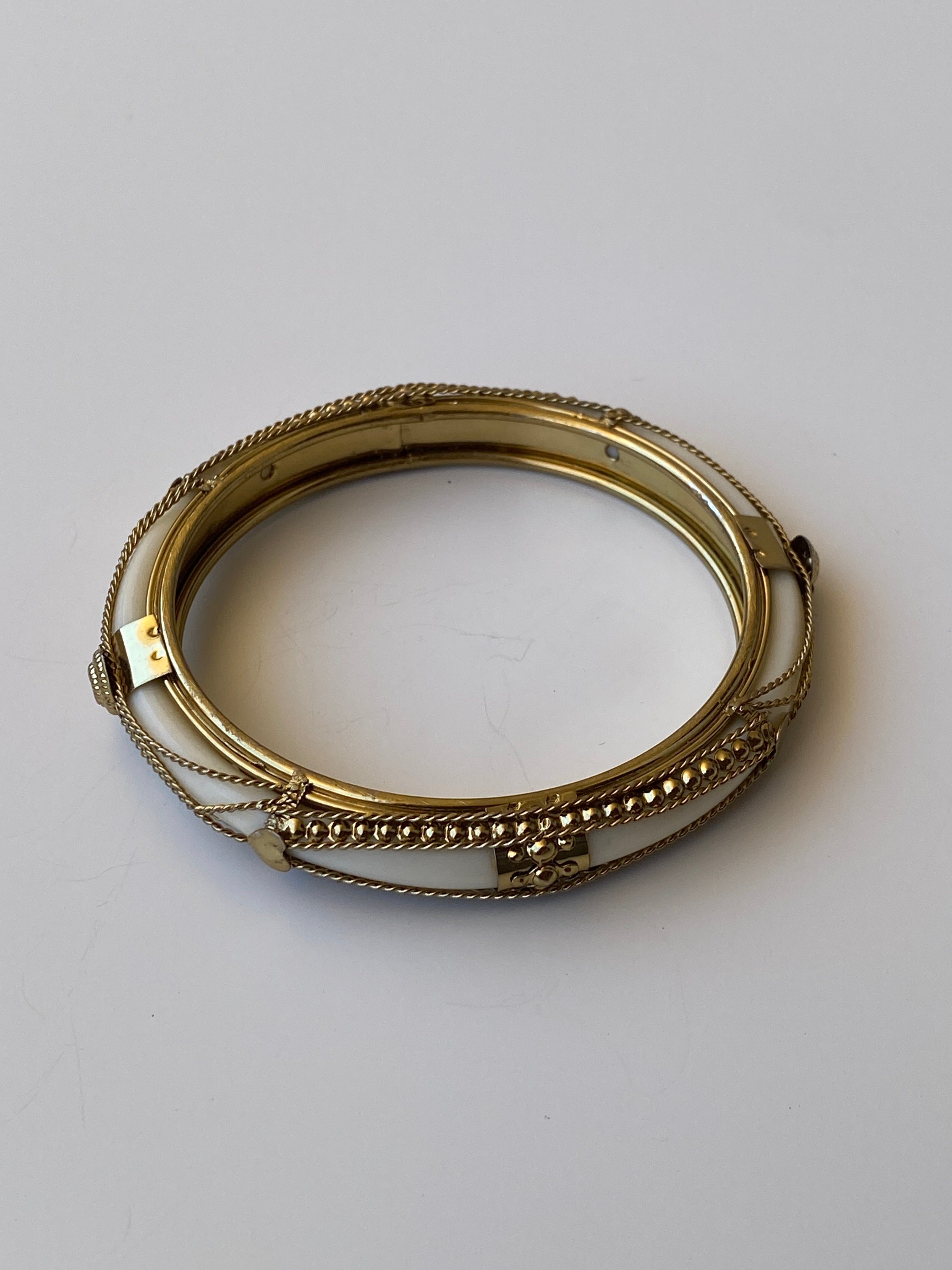 Vintage White Enamel & Gold Tone Hinged Bangle Bracelet Minimalist Luxe Statement Jewelry