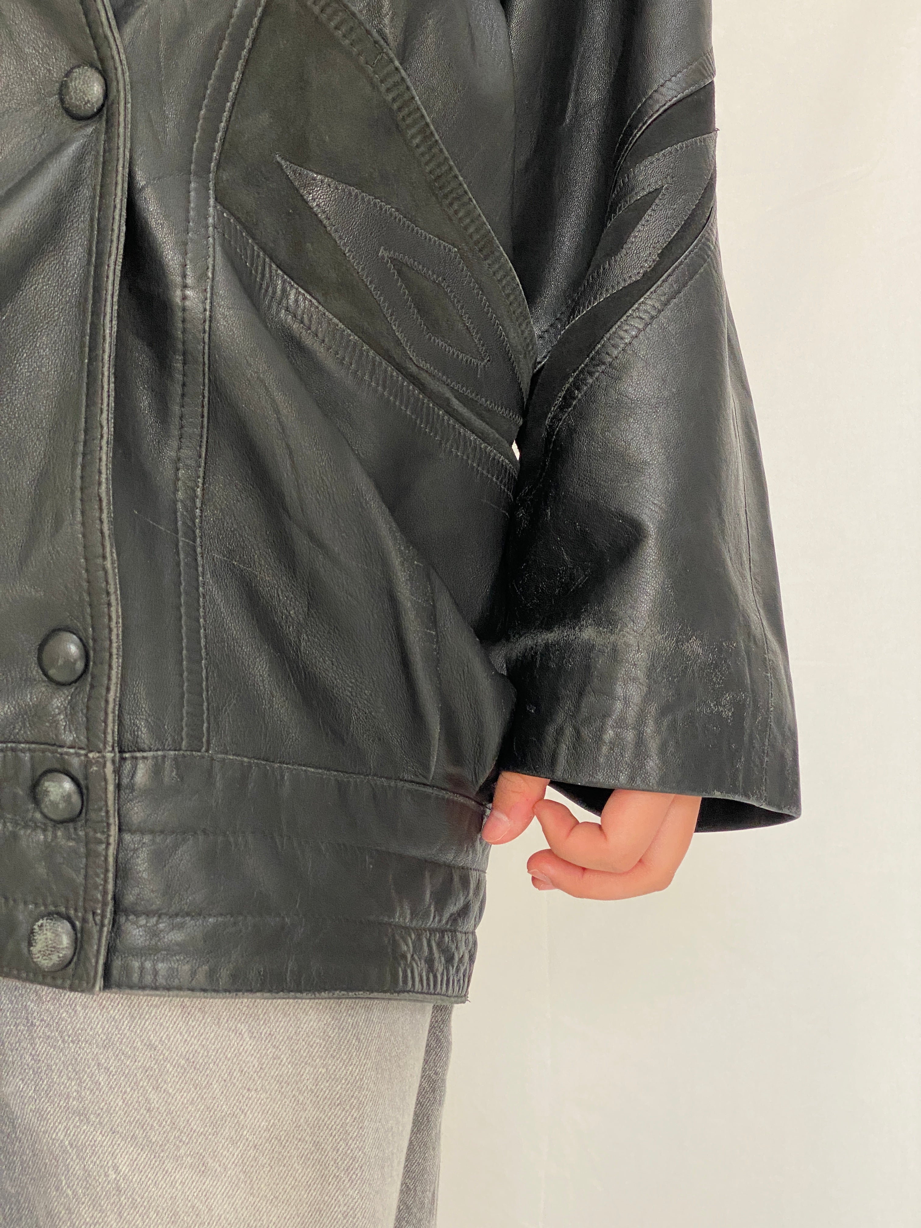 Vintage Black Leather Hooded Jacket with Suede Panels & Faux Fur Trim 90s Italian Style Bomber - L