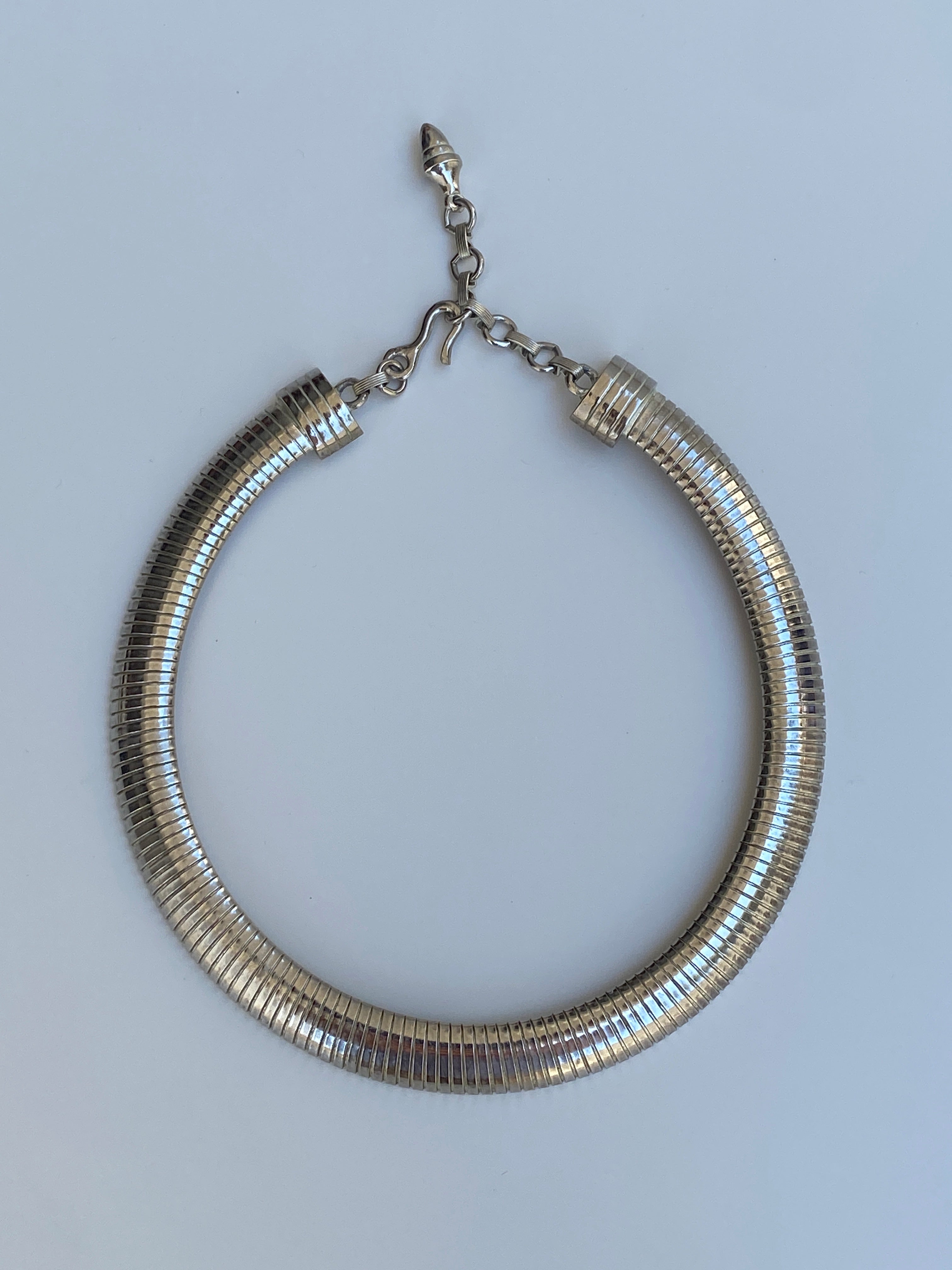 Vintage 1990s Silver-Tone Omega Ribbed Collar Choker Necklace
