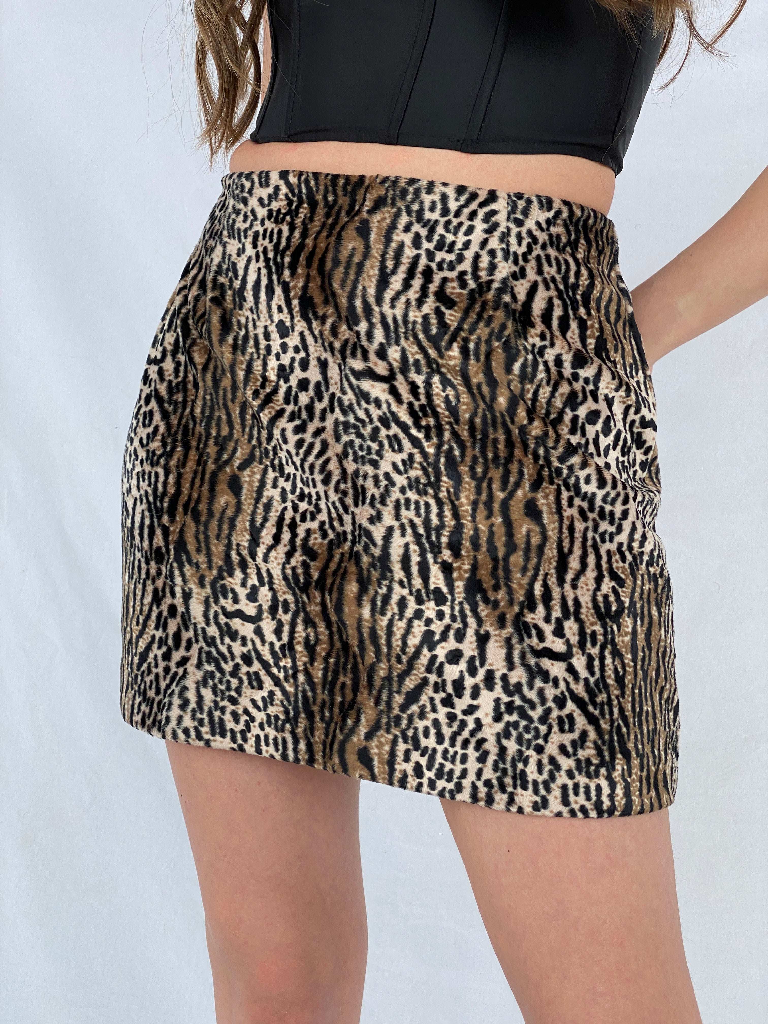 Vintage 90s A.BYER California Leopard Print Mini Skirt - Balagan Vintage Mini Skirt 00s, 90s, mini skirt, Mira, NEW IN