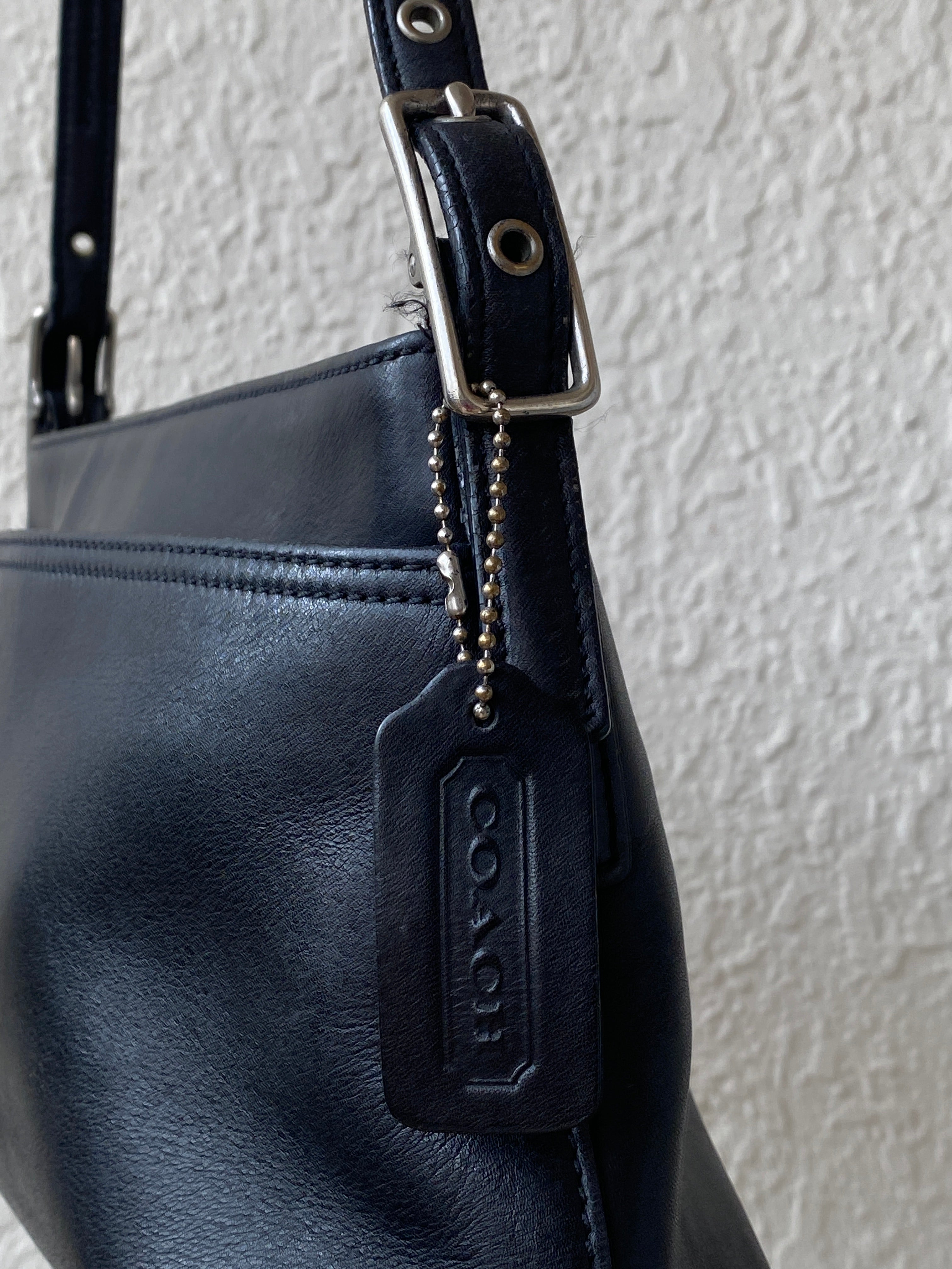 Vintage Coach Black Leather Shoulder Bag Style 9861 Classic Y2K Minimalist Purse