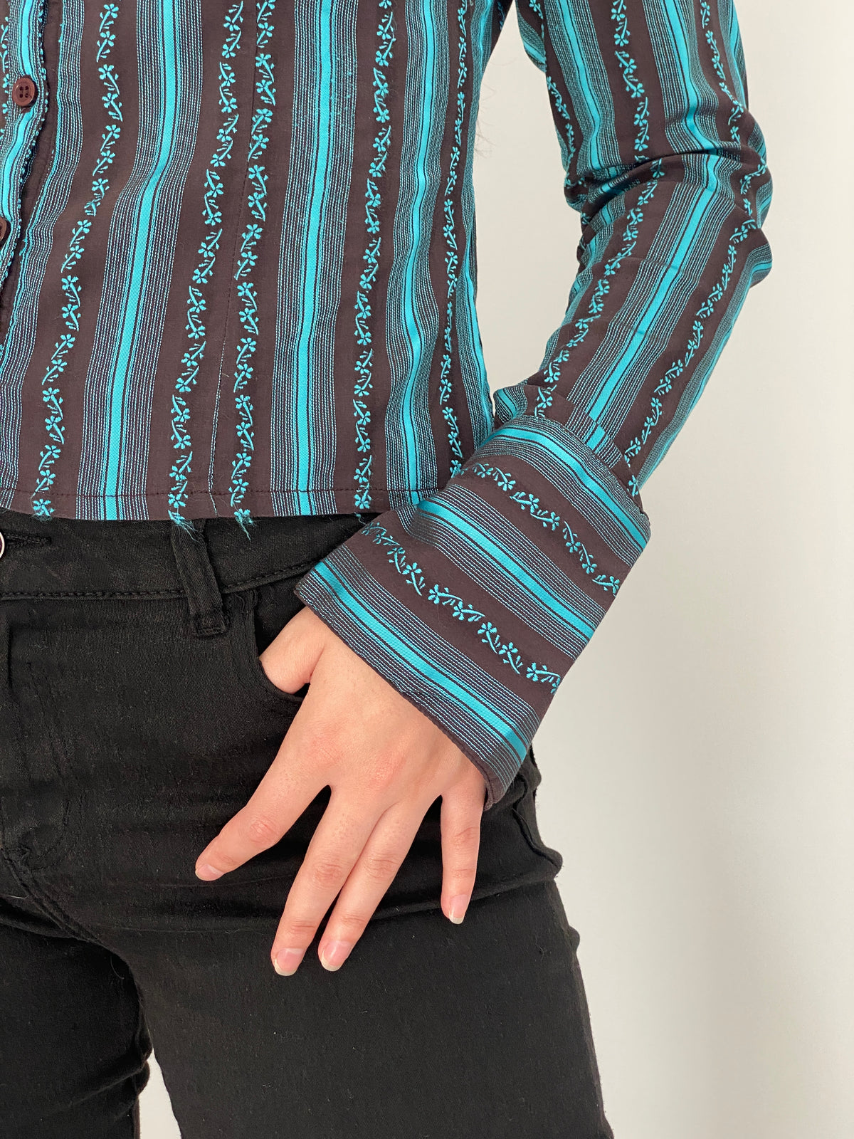 Vintage Y2K Style Turquoise & Brown Striped Fitted Button-Up Shirt - M