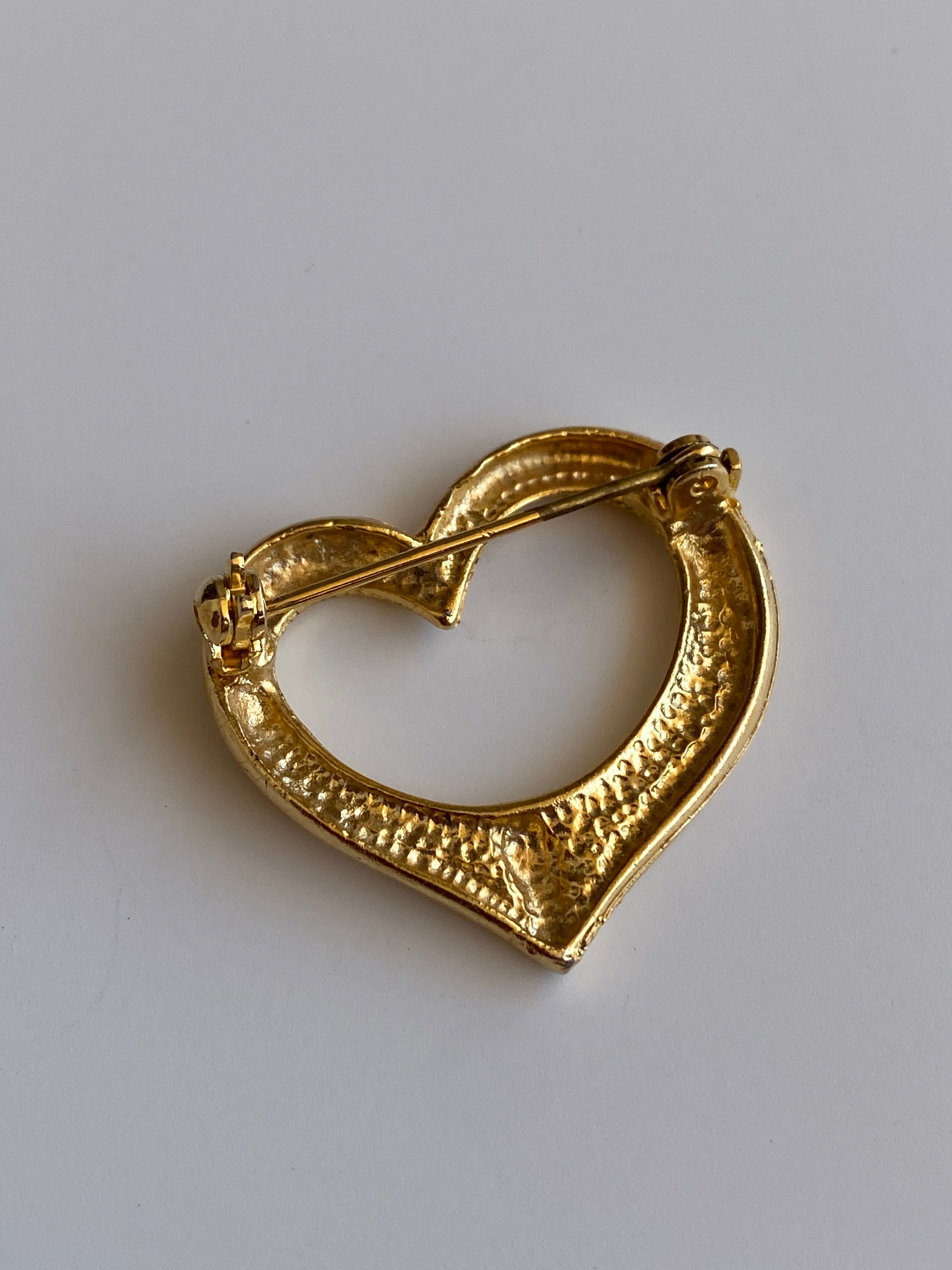 Vintage Minimalist Gold-Tone Open Heart Brooch