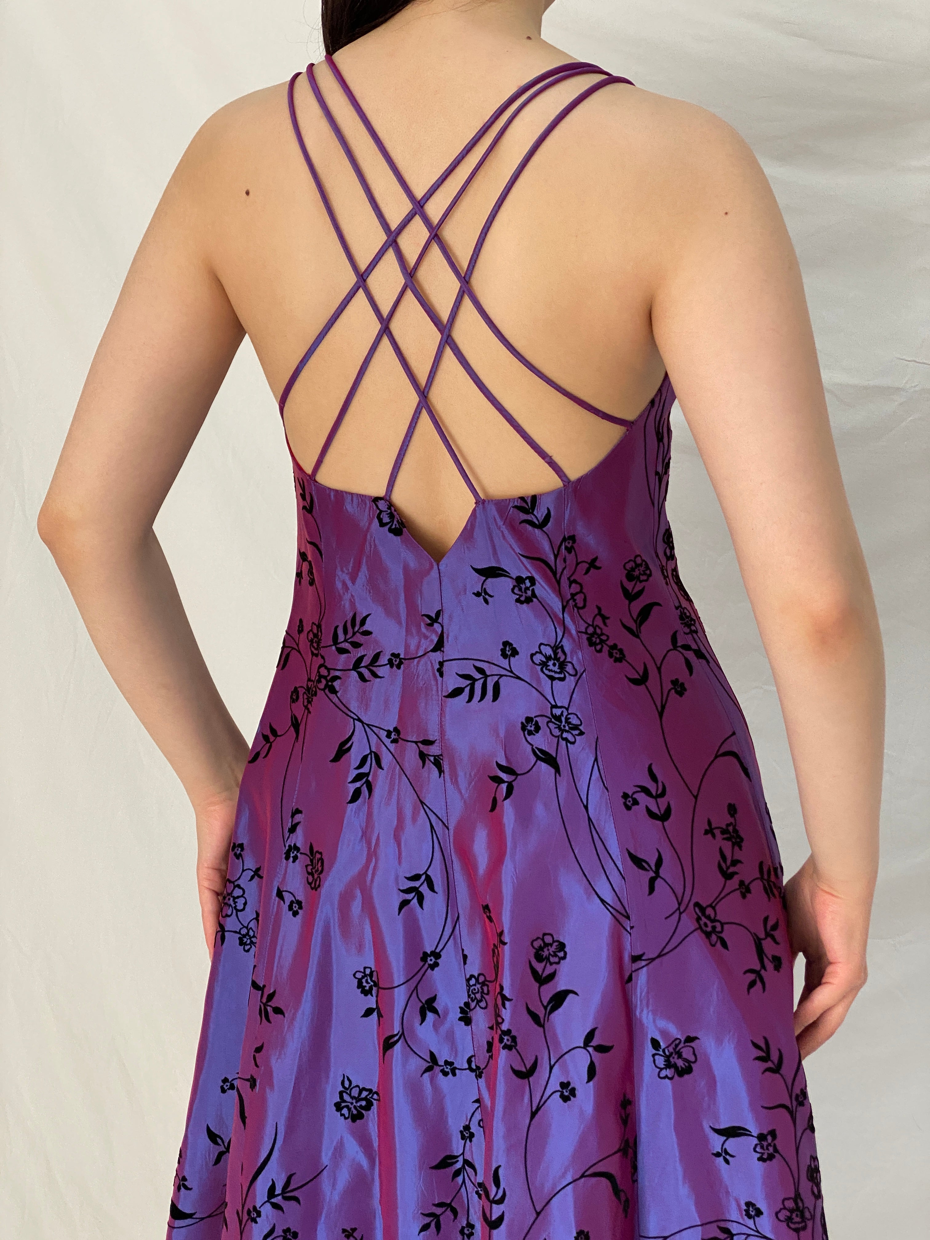 Y2K Murek Fashion Purple Satin Velvet Floral Detailing Maxi Prom Dress – M