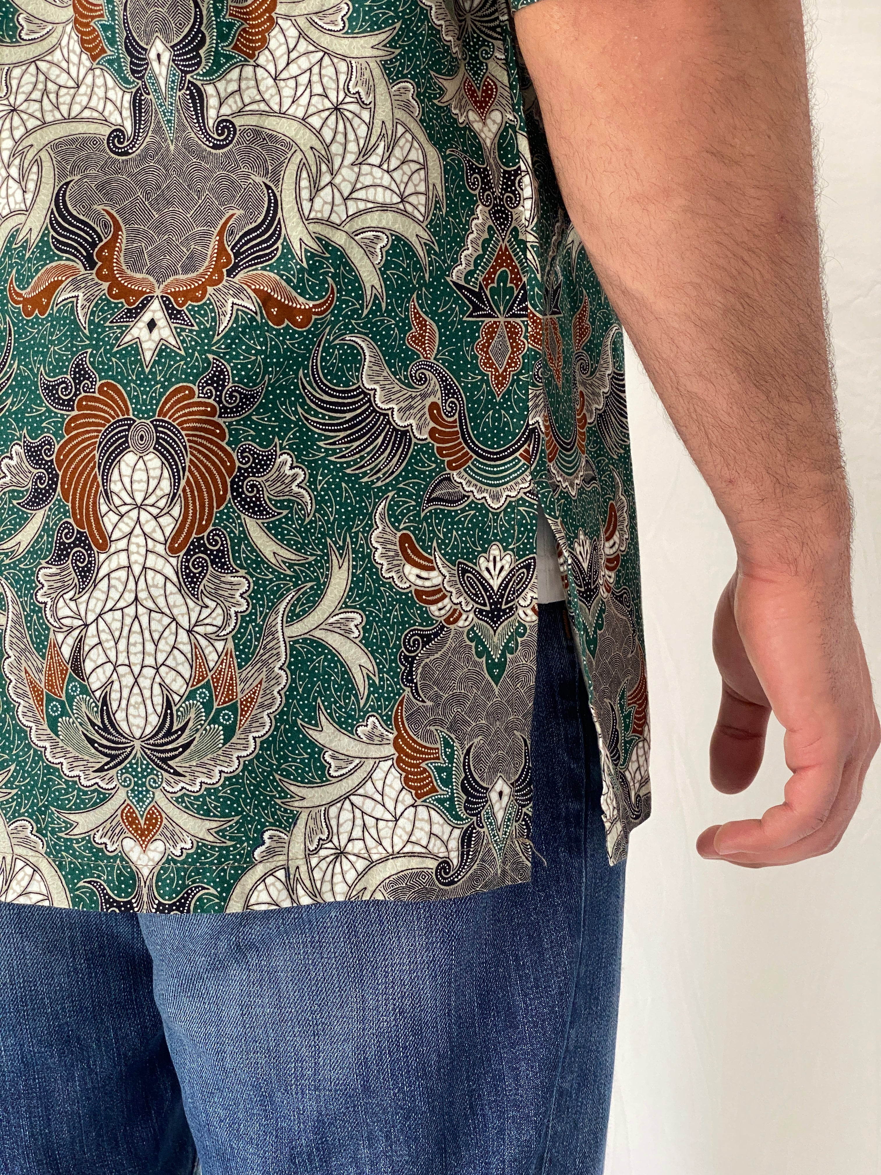 Vintage 90s Malaysia Collection Green Batik Paisley Cotton Short Sleeve Shirt - L