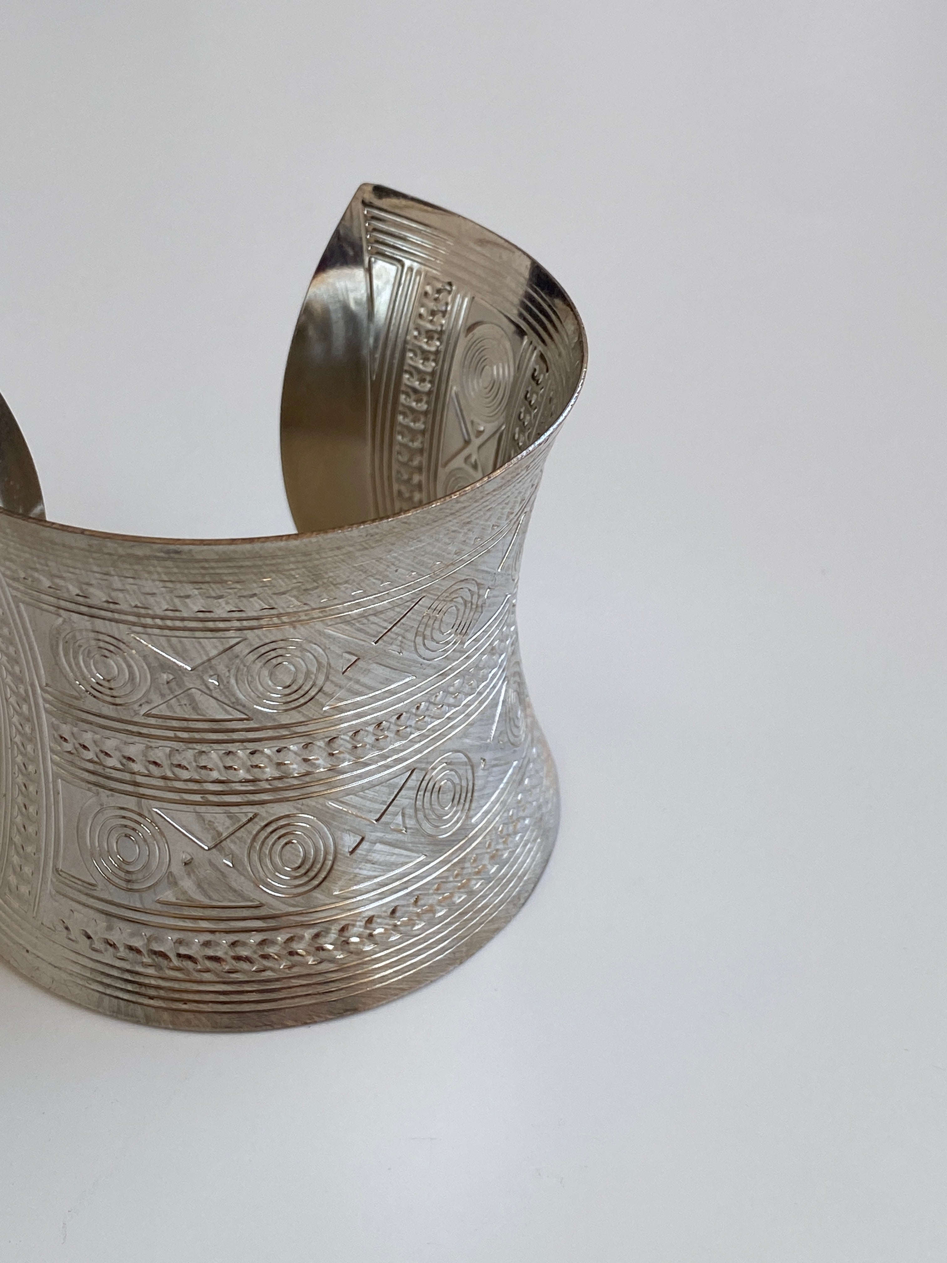 Vintage Y2K Silver-Tone Geometric Engraved Wide Statement Cuff Bracelet