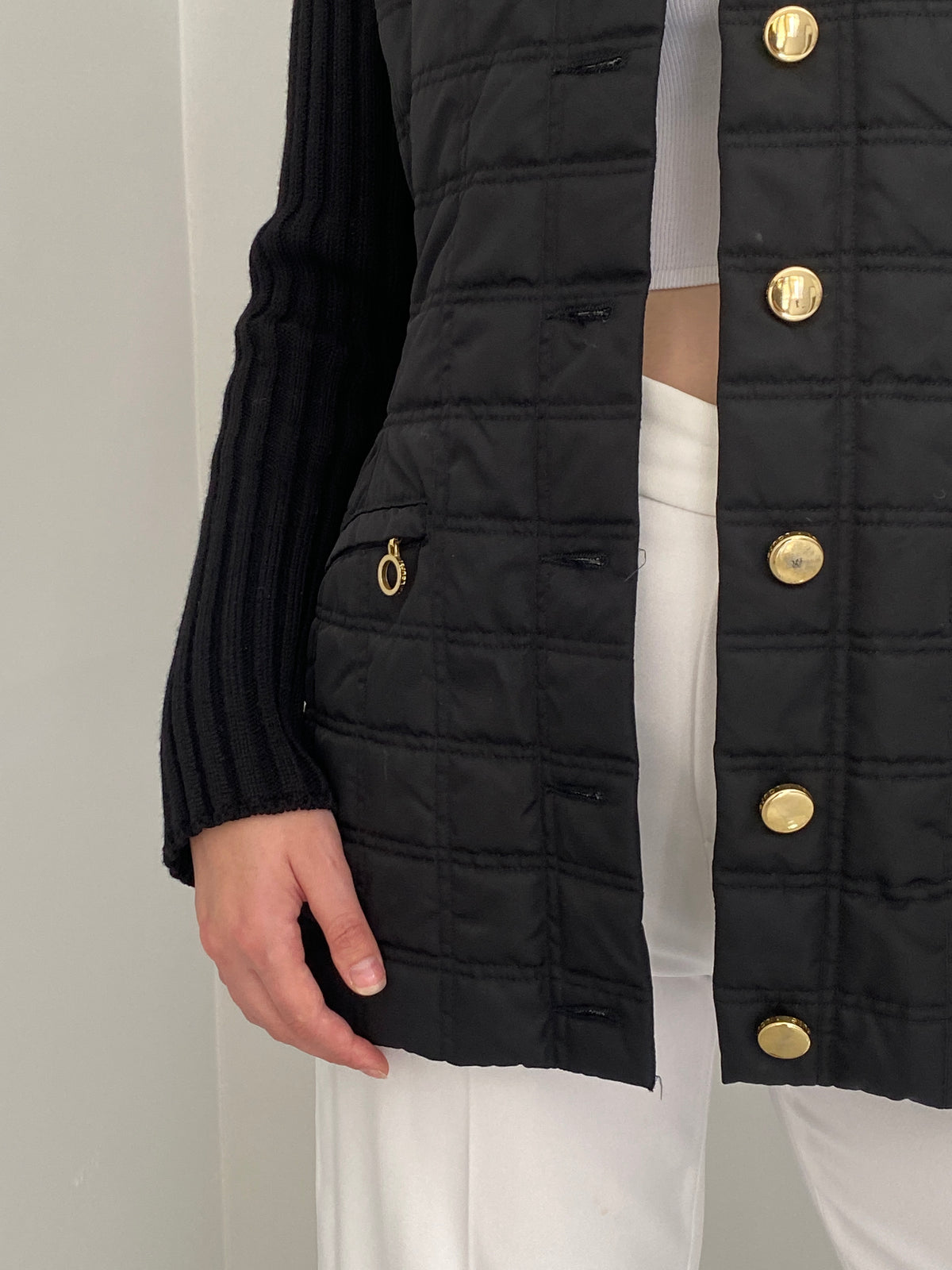 Vintage 90s Laurèl Black Quilted Jacket with Wool Knit Sleeves & Gold Buttons – M