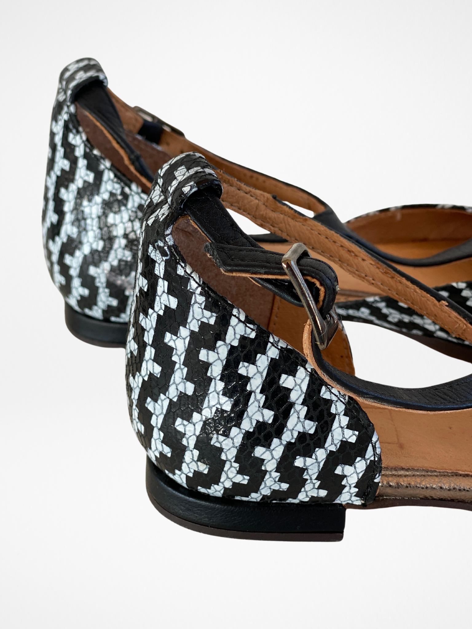 Bellehari Madrid Black & White Leather Ballet Flats - 36EUR