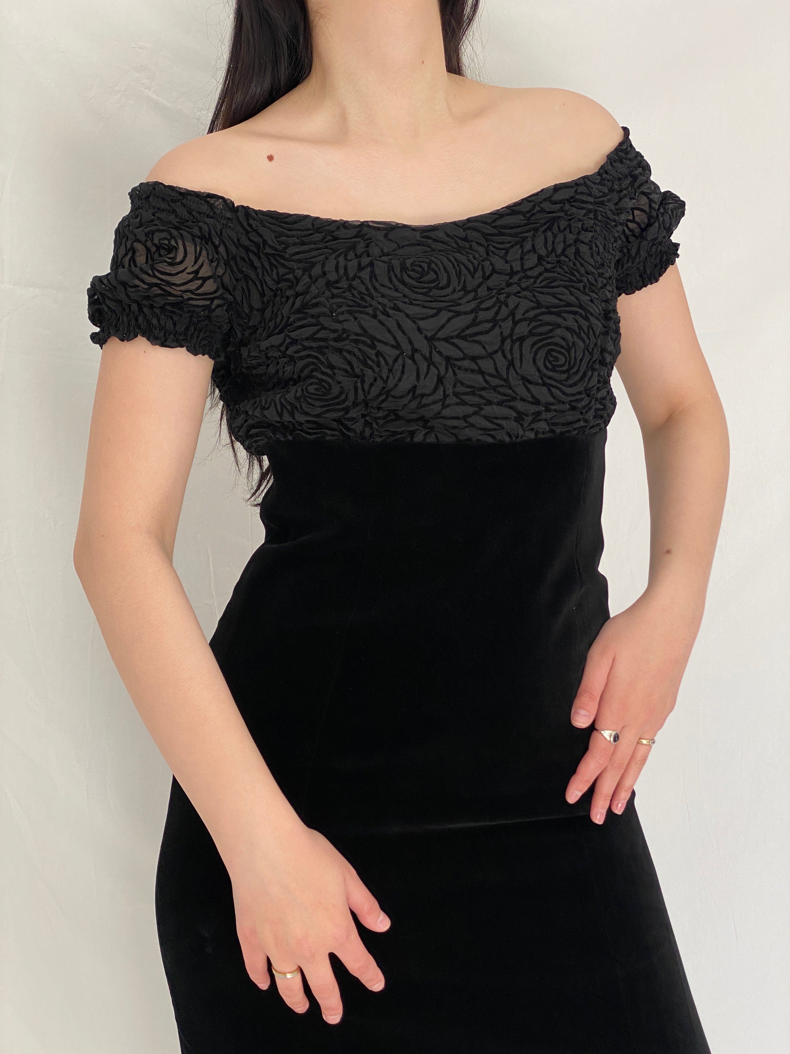 Vintage Black Velvet Off-Shoulder Floral Mesh 90s Romantic Evening Dress – M