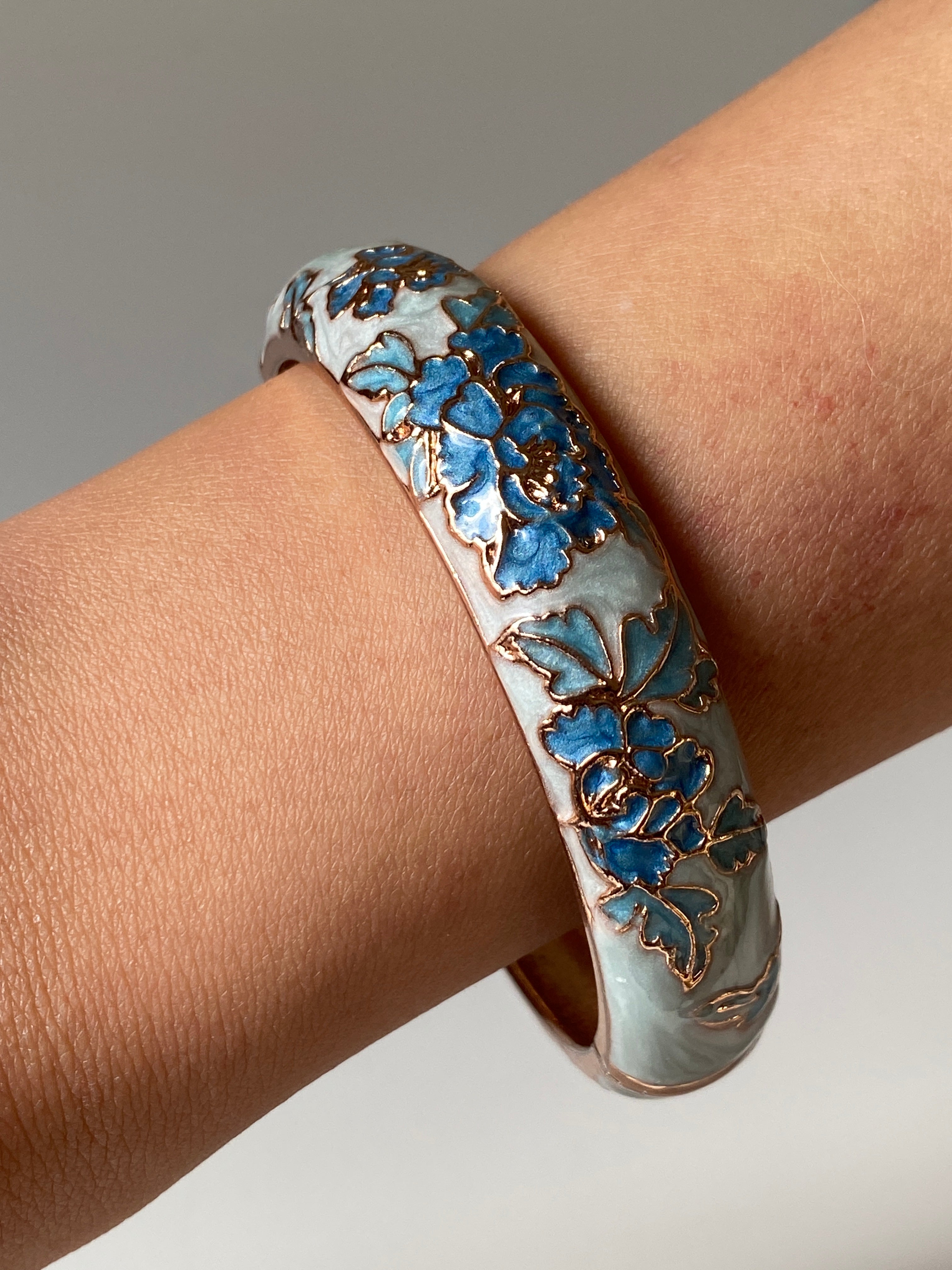Vintage Chinese Cloisonné Floral Bangle Bracelet Blue Enamel Flowers Rose Gold-Tone Metal