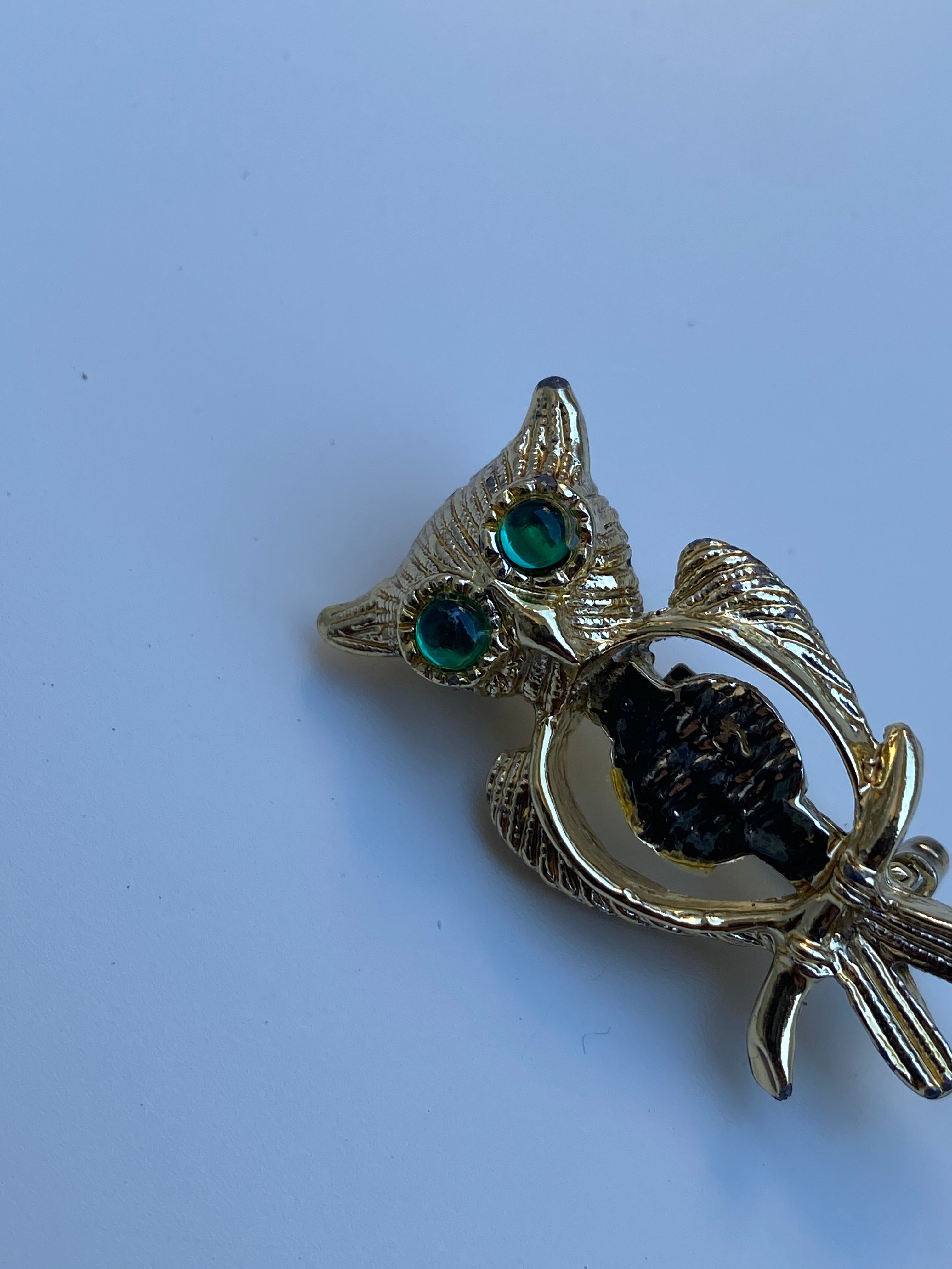 Vintage Mid-Century Gold Tone Green Rhinestone Owl Brooch