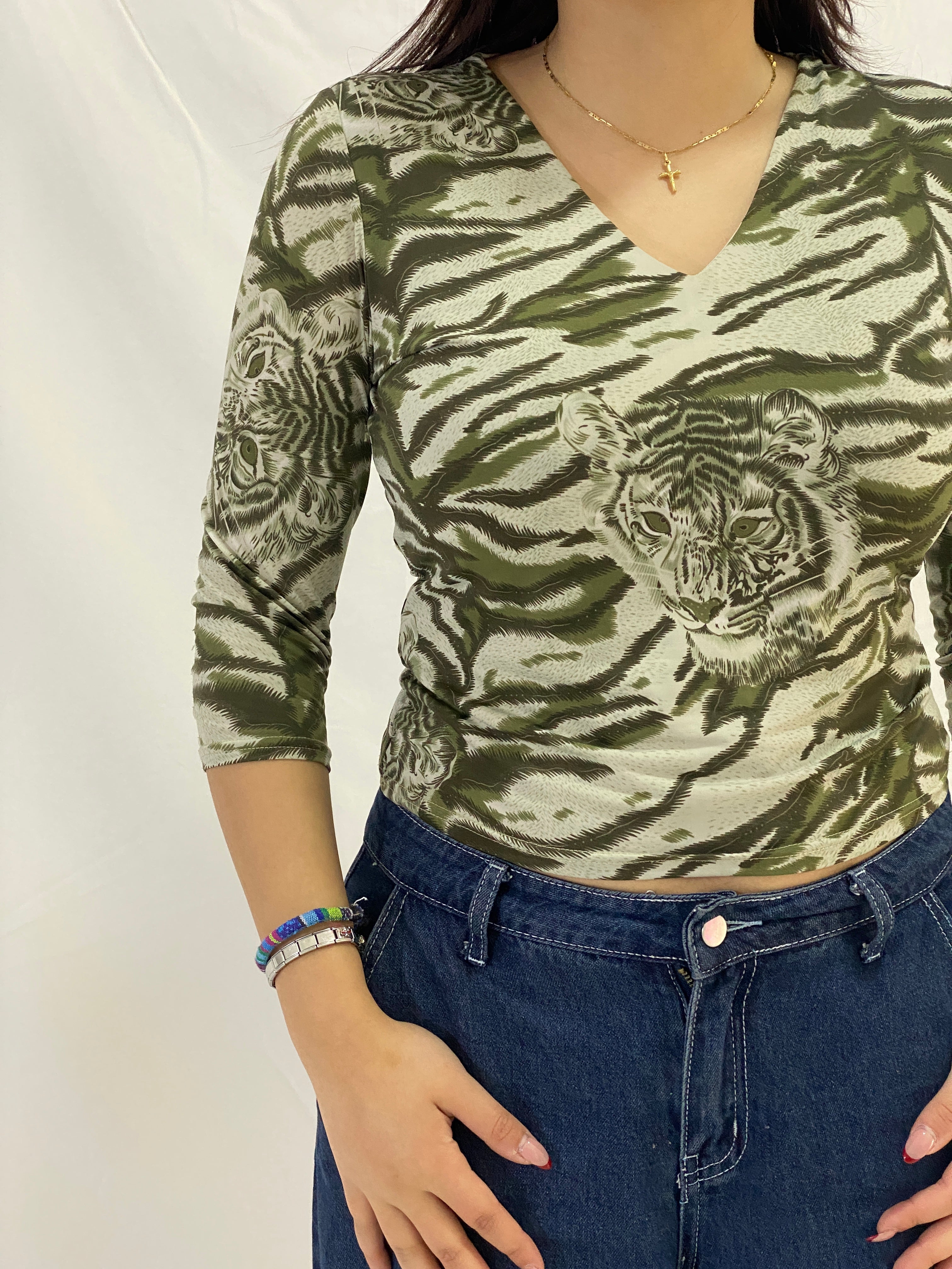 Vintage Green Tiger Print V-Neck Fitted 3/4 Sleeve Top - M