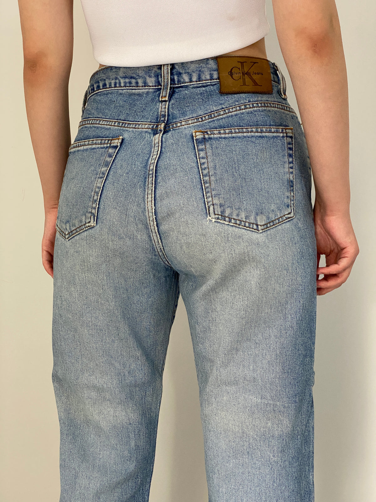 Vintage 90s Calvin Klein Light Wash High-Waisted Straight Leg Jeans – 40EUR