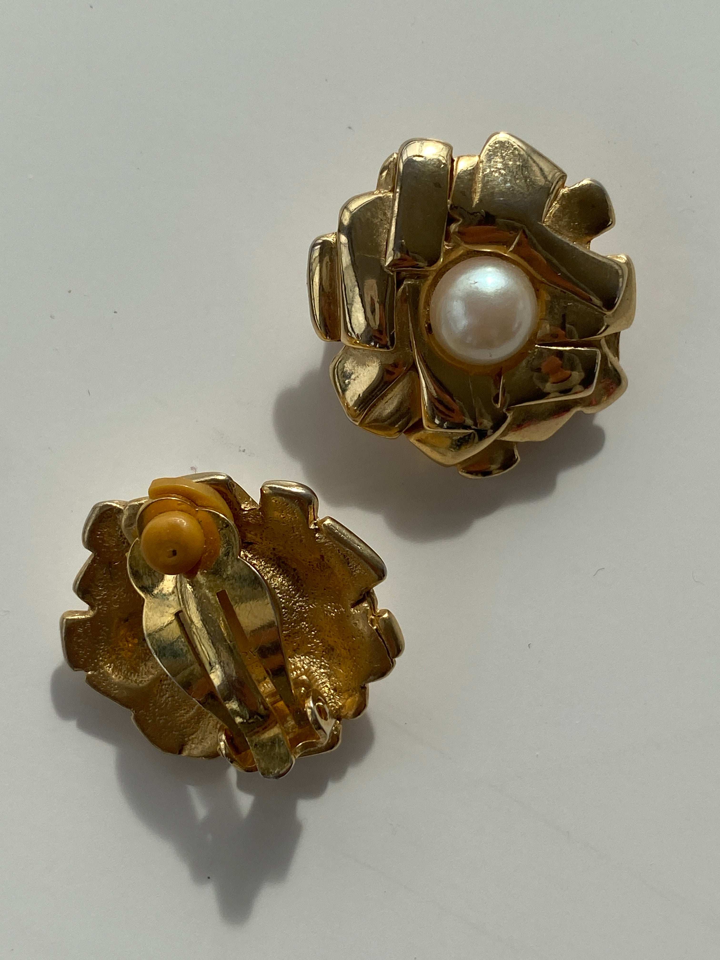 Vintage Roberta Chiarella Gold Plated Clip On Earrings - Balagan Vintage Earrings Earrings, Y2K