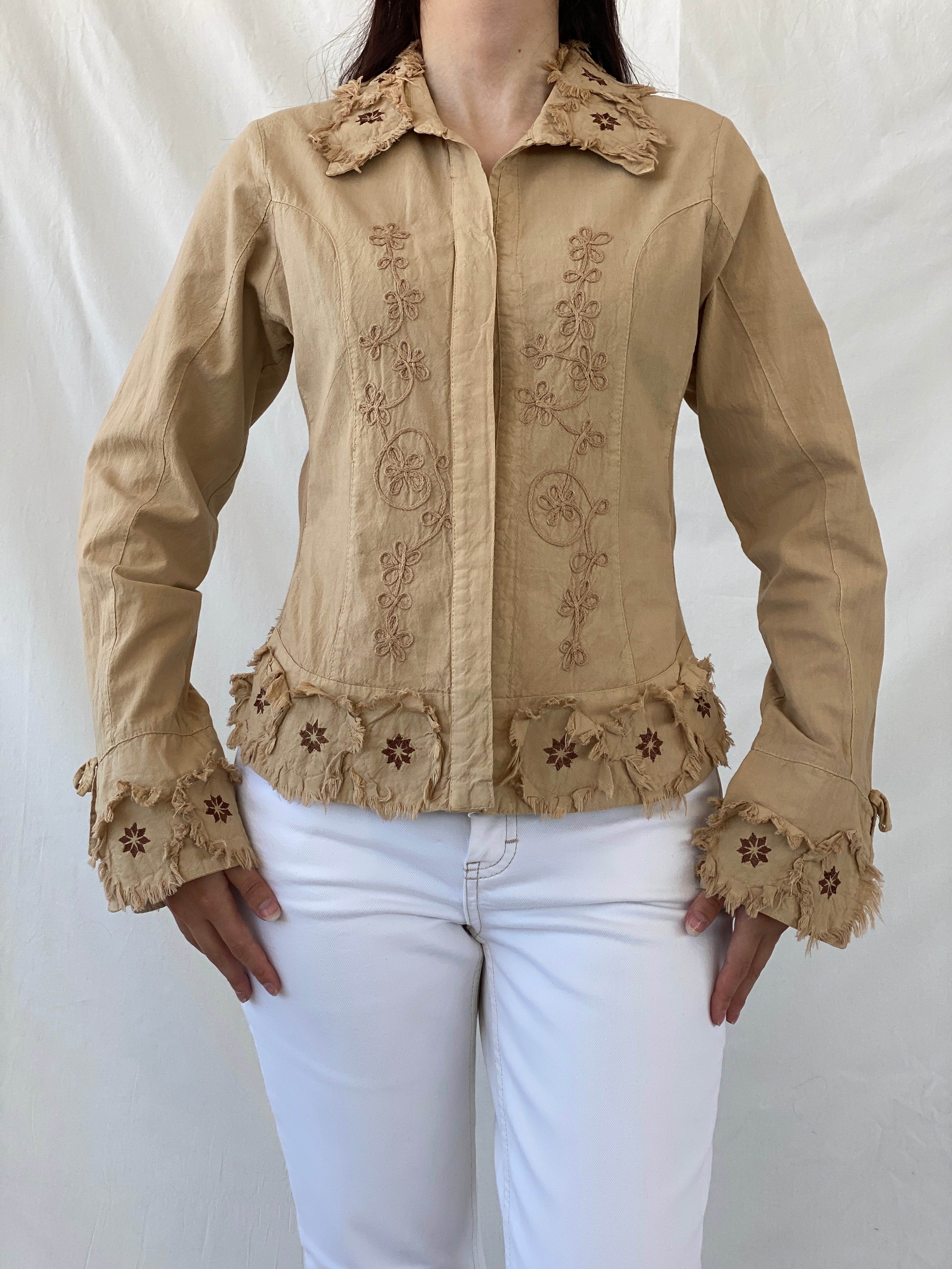 Unique Vintage Western Beige Floral Embroidered Frayed Patches Long Sleeve Button Up Women’s Shirt - M