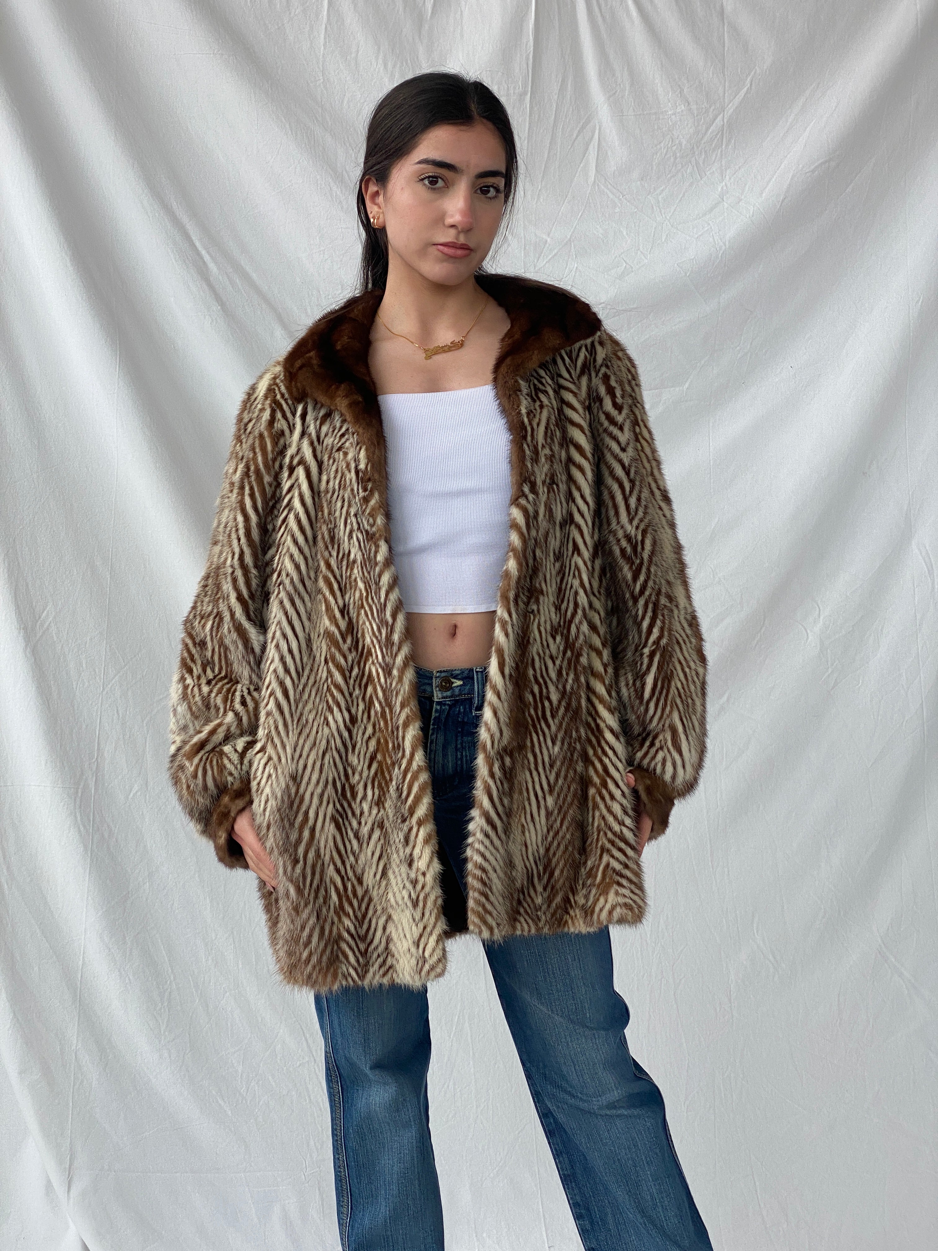 Luxurious Vintage 1980s Brown Real Mink Fur Jacket with Dyed Fur Stripes and Brown Collar - M