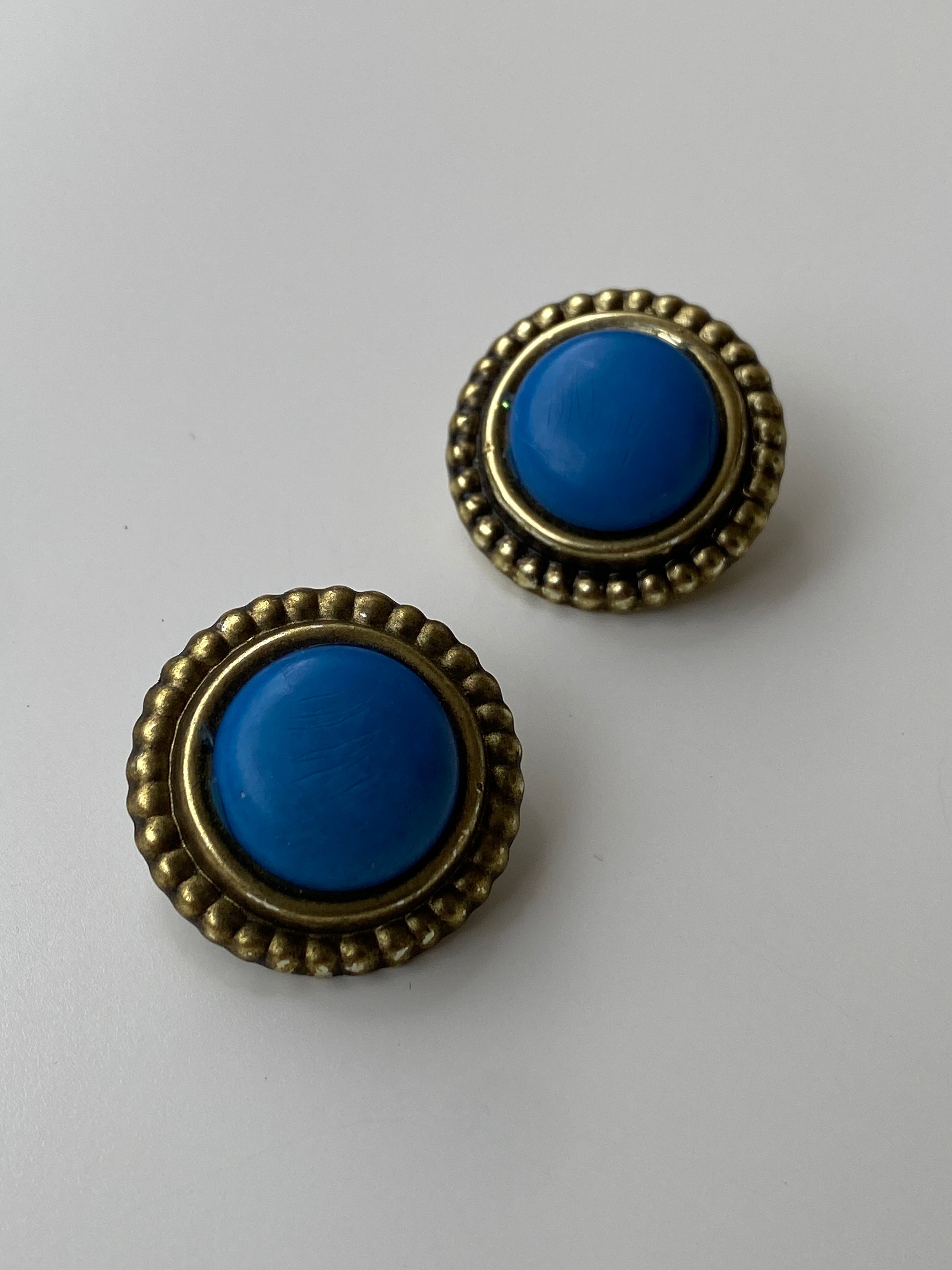 Vintage Blue Cabochon & Antiqued Brass Beaded Rim Clip-On Earrings