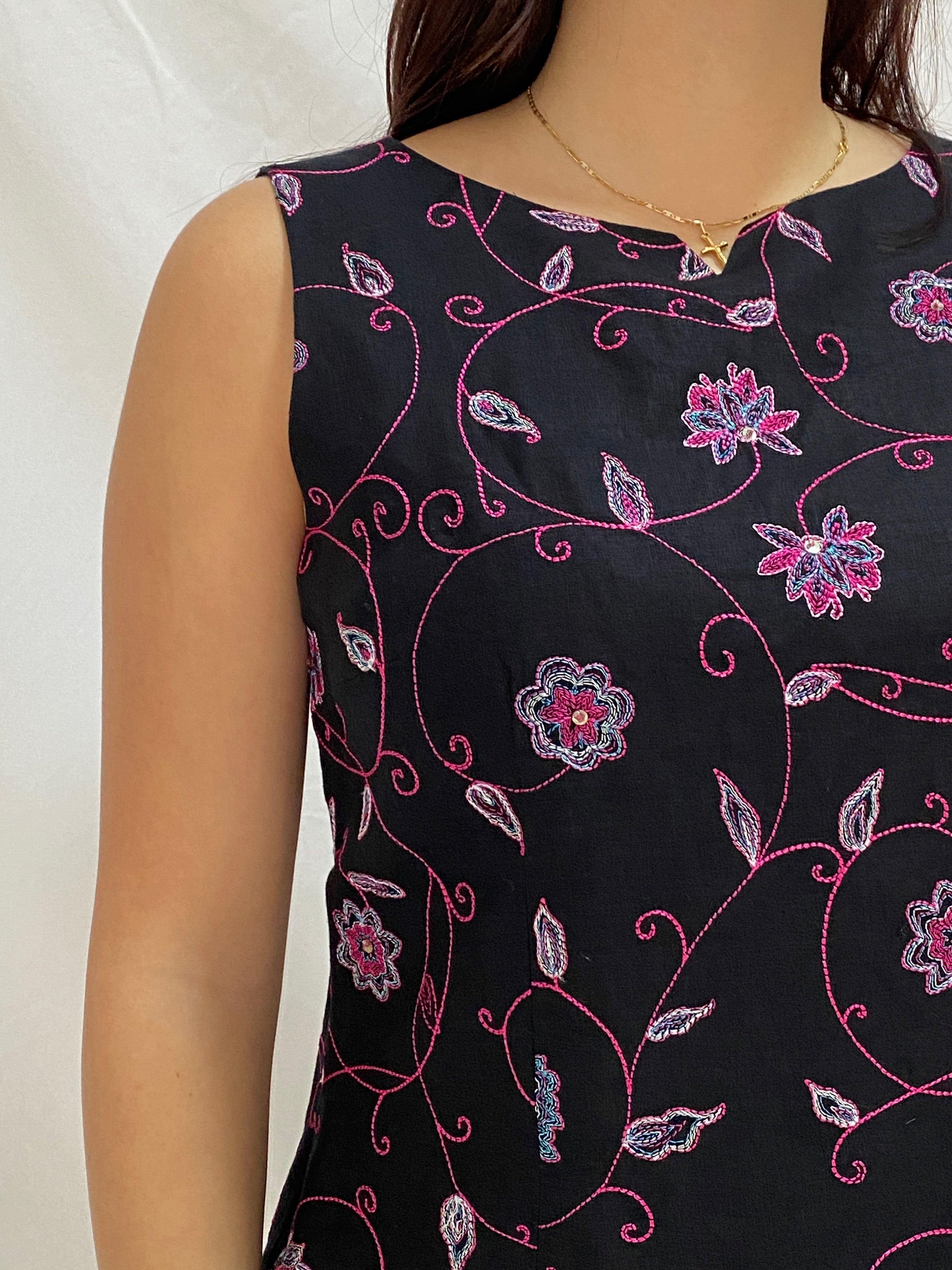 Vintage DUÉ per DUÉ Collection Black Embroidered Linen Sleeveless Top – M