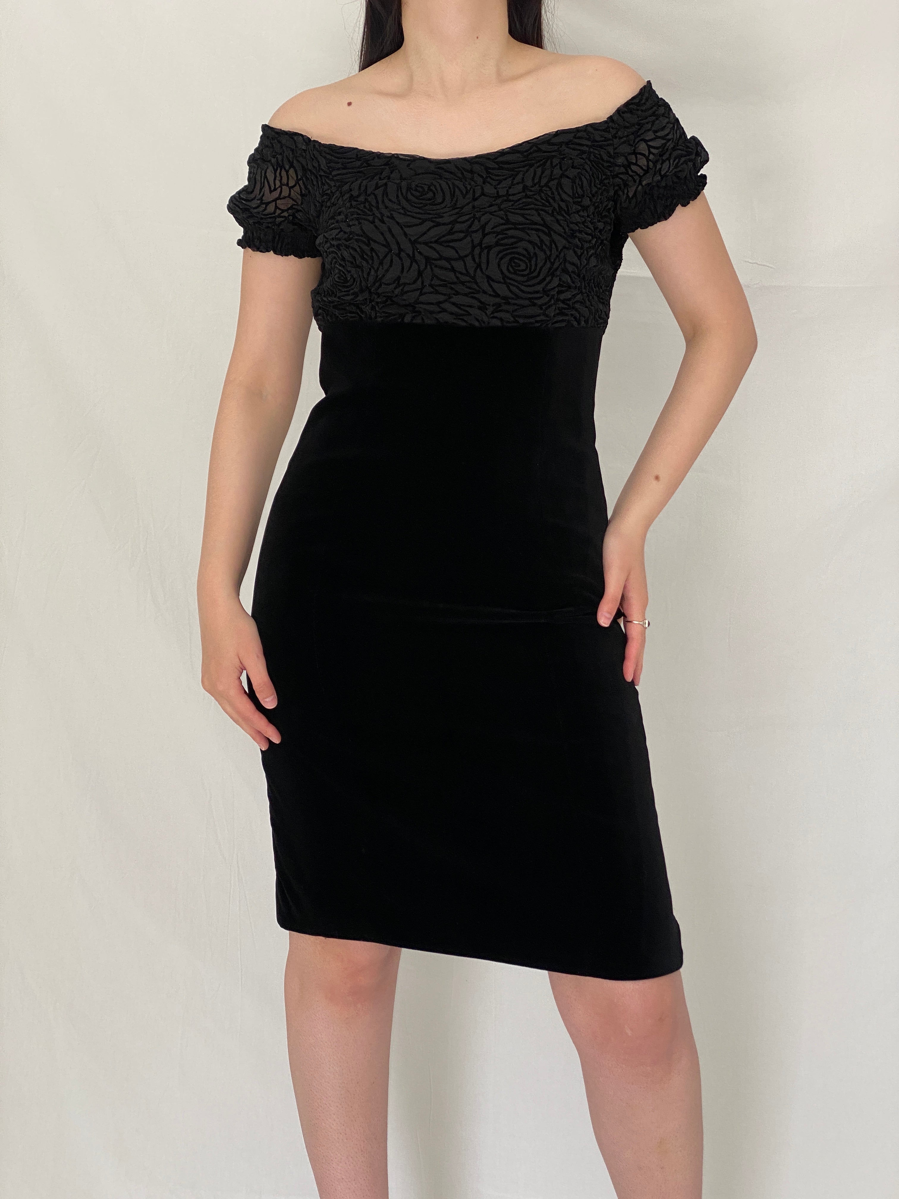 Vintage Black Velvet Off-Shoulder Floral Mesh 90s Romantic Evening Dress – M