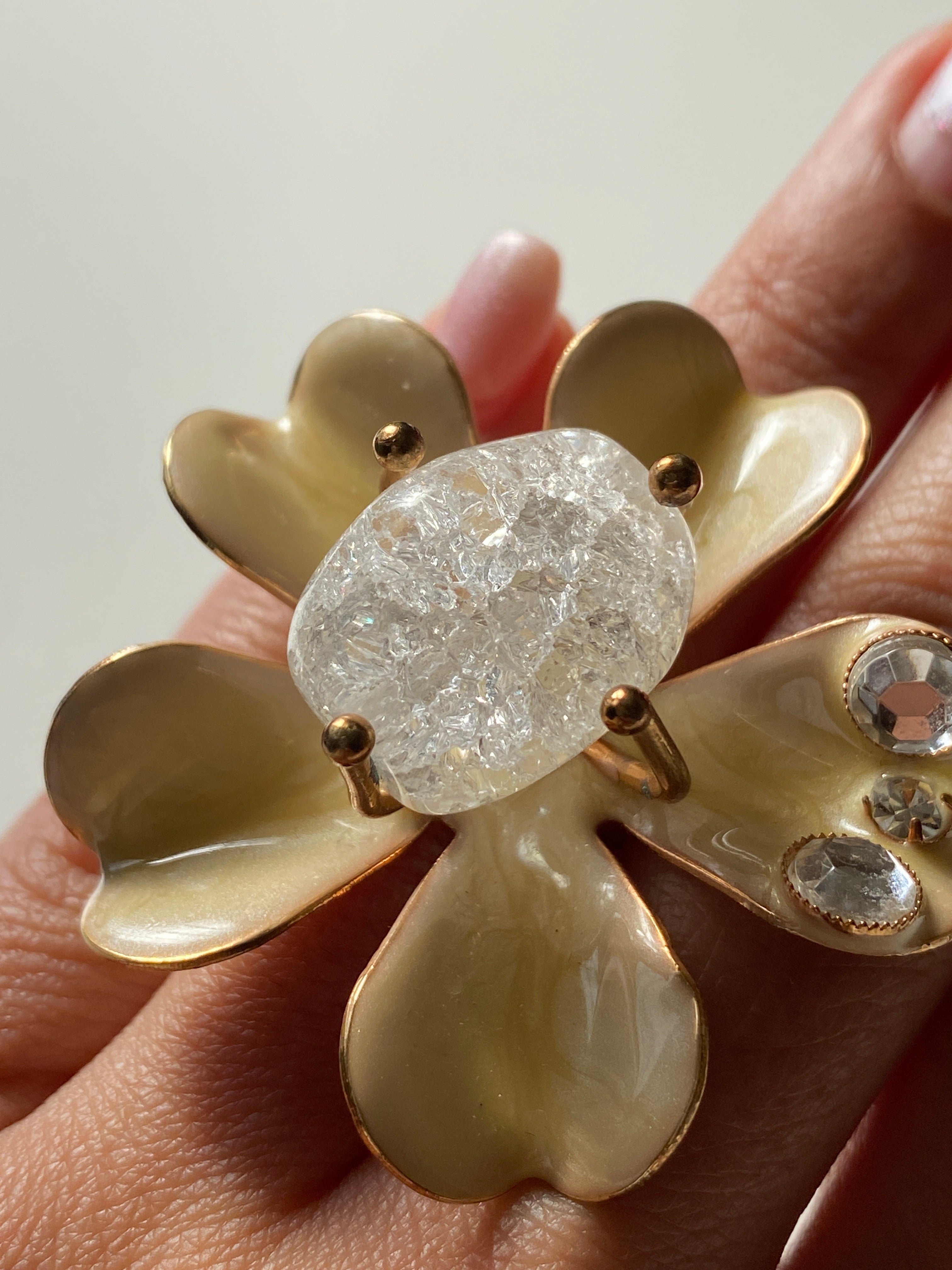 Vintage Enamel Flower Statement Ring with Crackle Glass Center - Gold Tone Art Jewelry