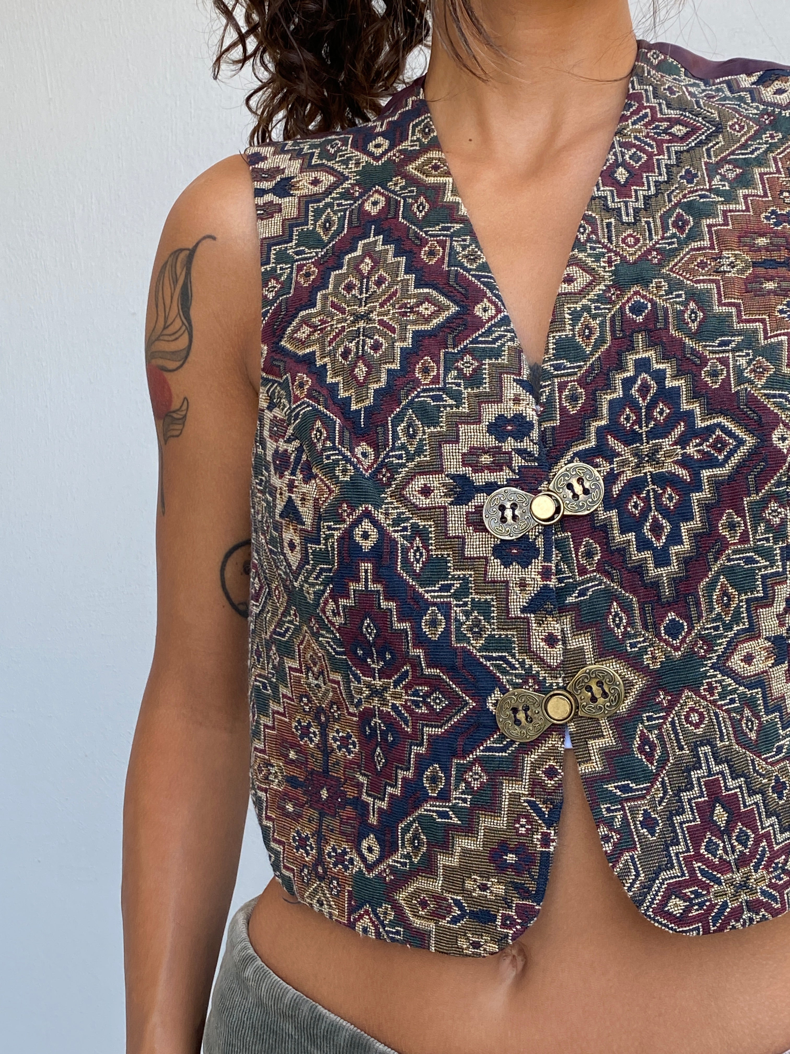 Vintage 90s LILA & LORI New York Tapestry Cropped Statement Vest – M