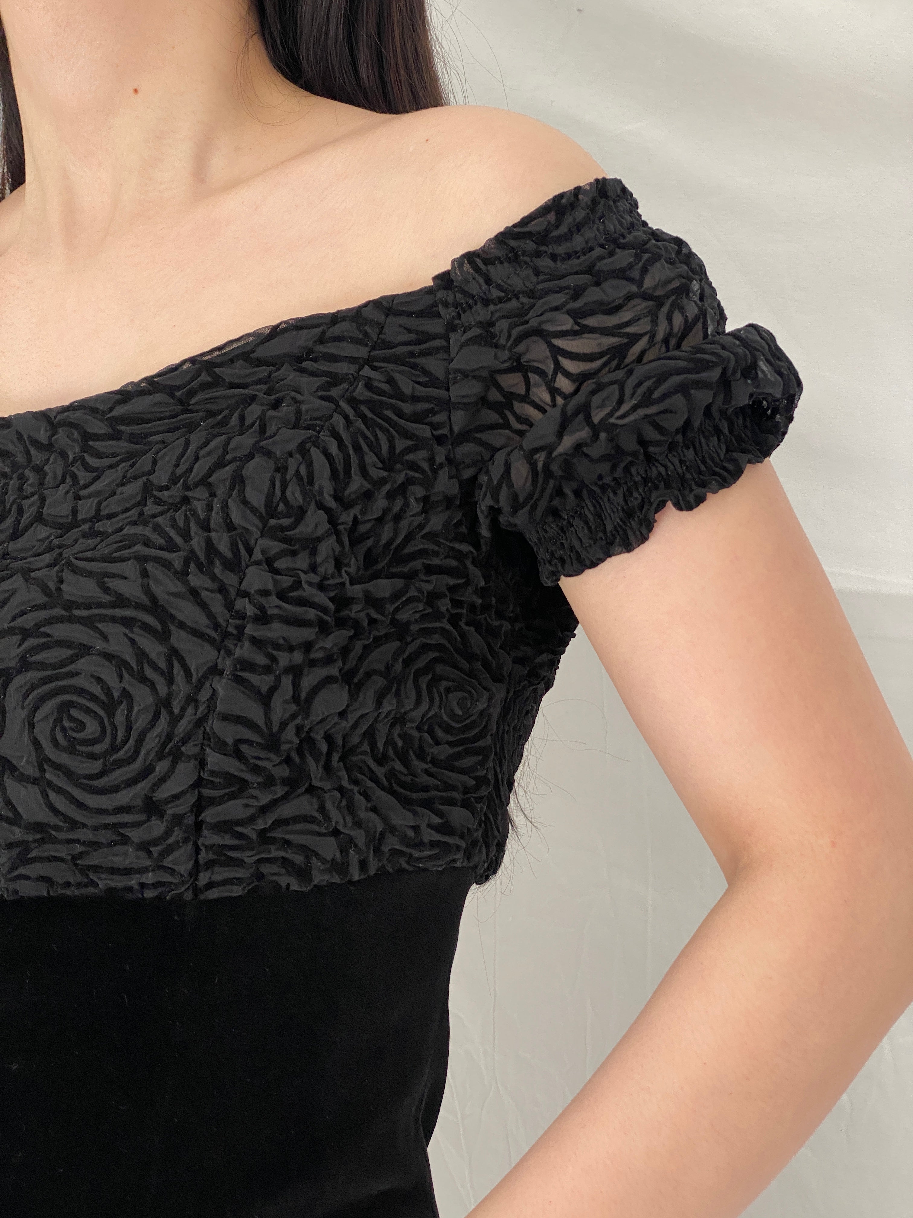 Vintage Black Velvet Off-Shoulder Floral Mesh 90s Romantic Evening Dress – M