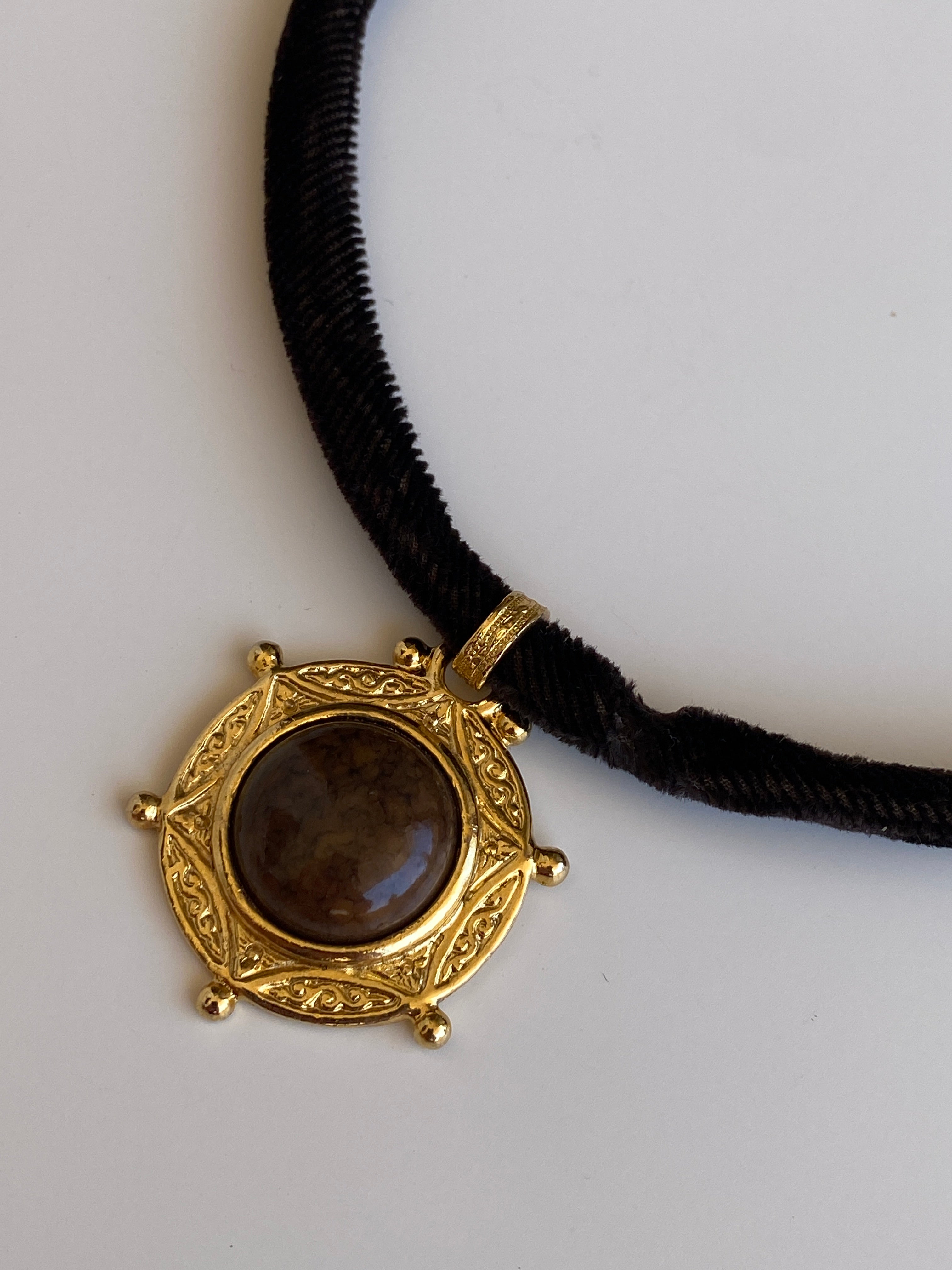 Vintage Express Brown Cord Gold-Tone Medallion Choker Necklace