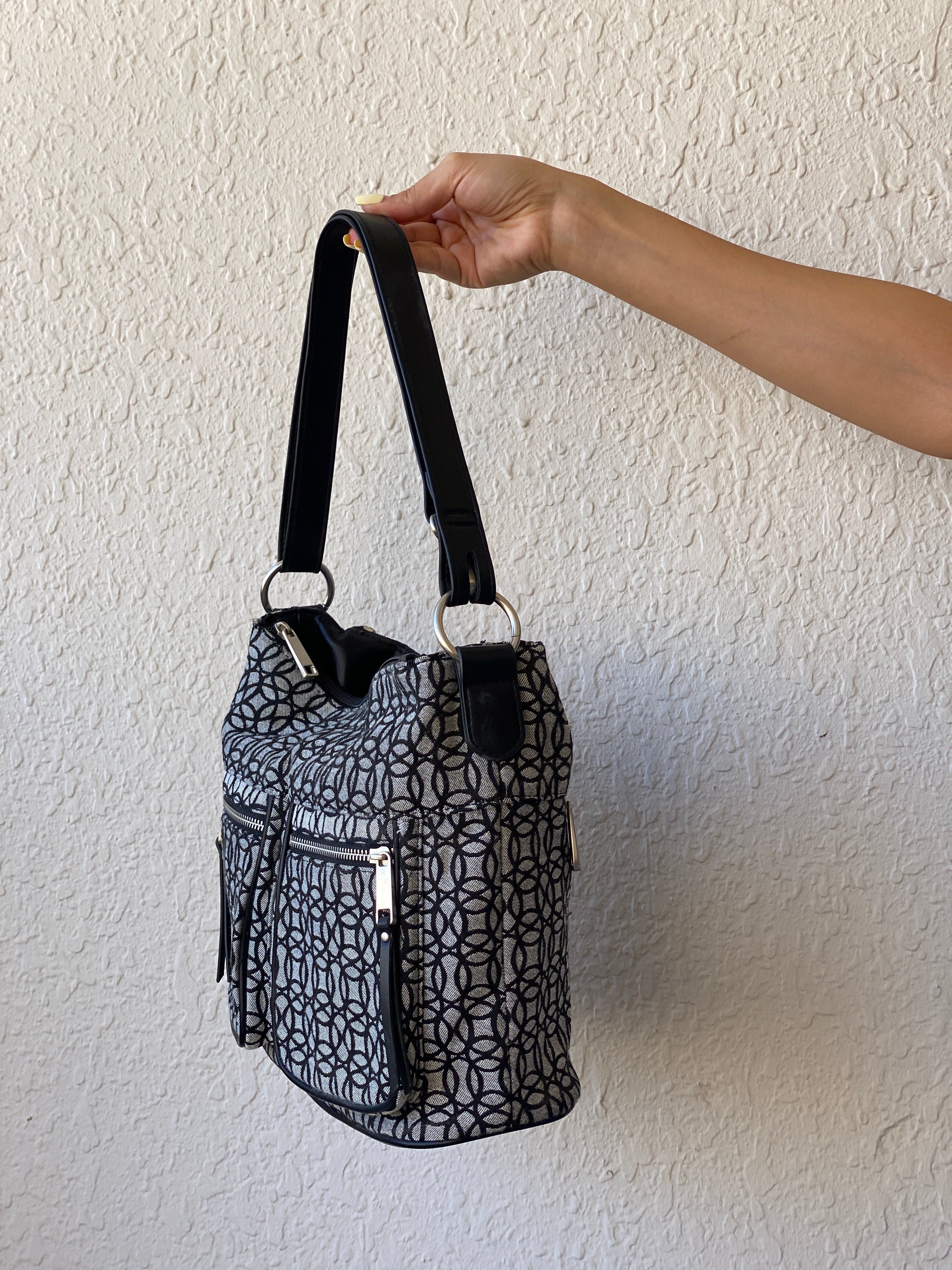 Monochrome Geometric Shoulder Bag – Vintage Zip Pocket Everyday Purse