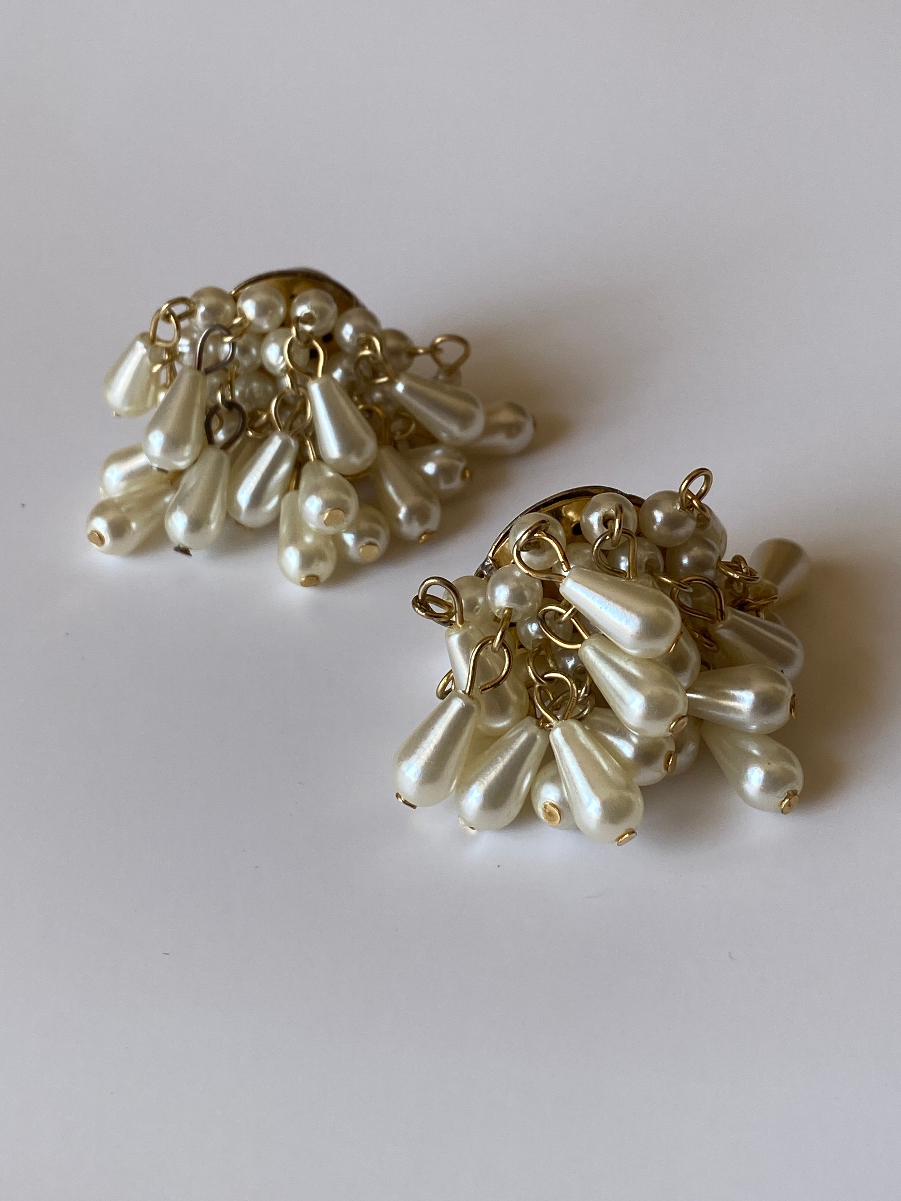 Vintage 1980s Faux Pearl Ivory Gold Tone Cluster Clip-On Earrings