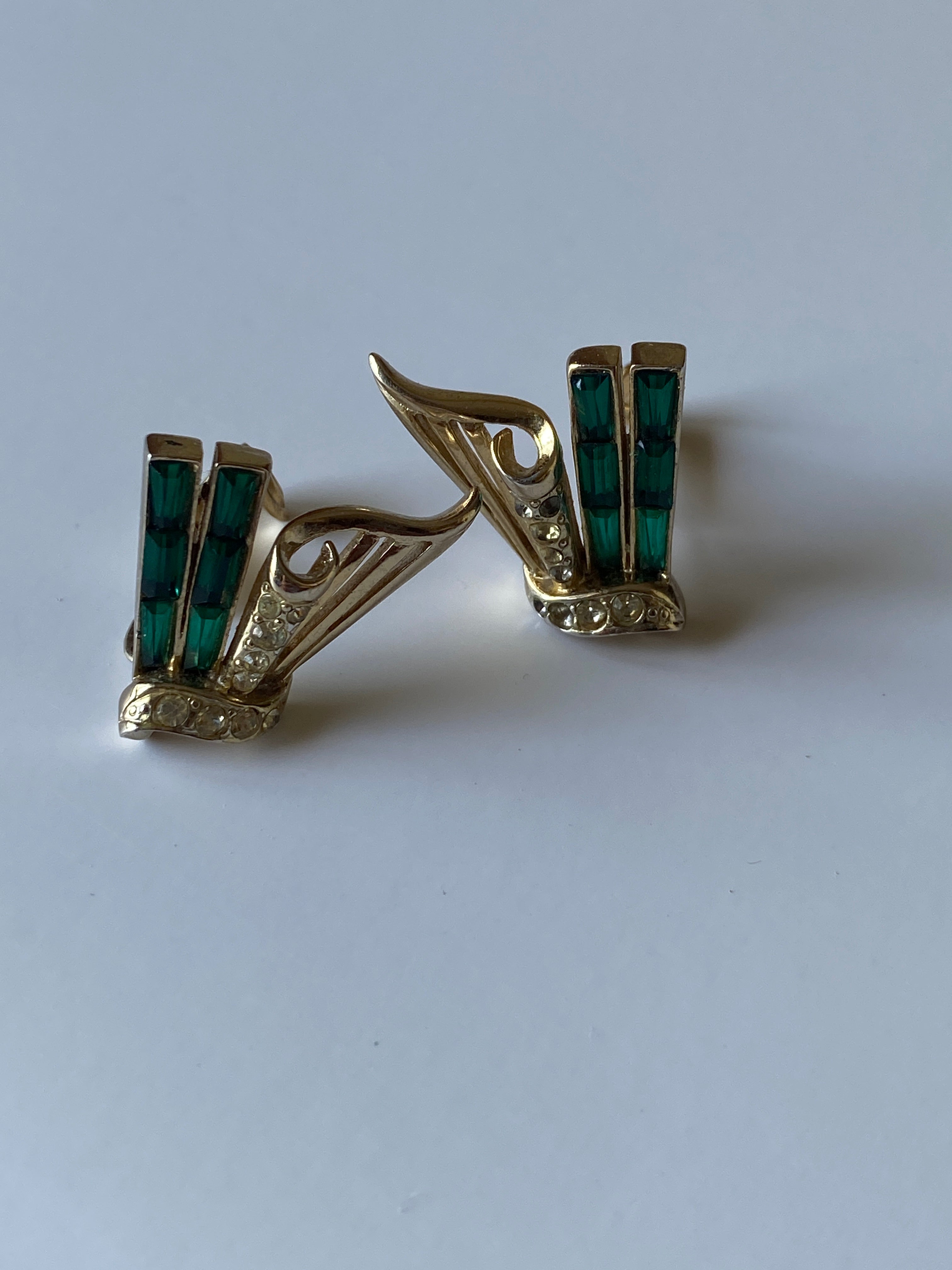 Vintage 1980s Sioux Zanne Messix Faux Pearl Gold Tone Drop Clip-On Earrings