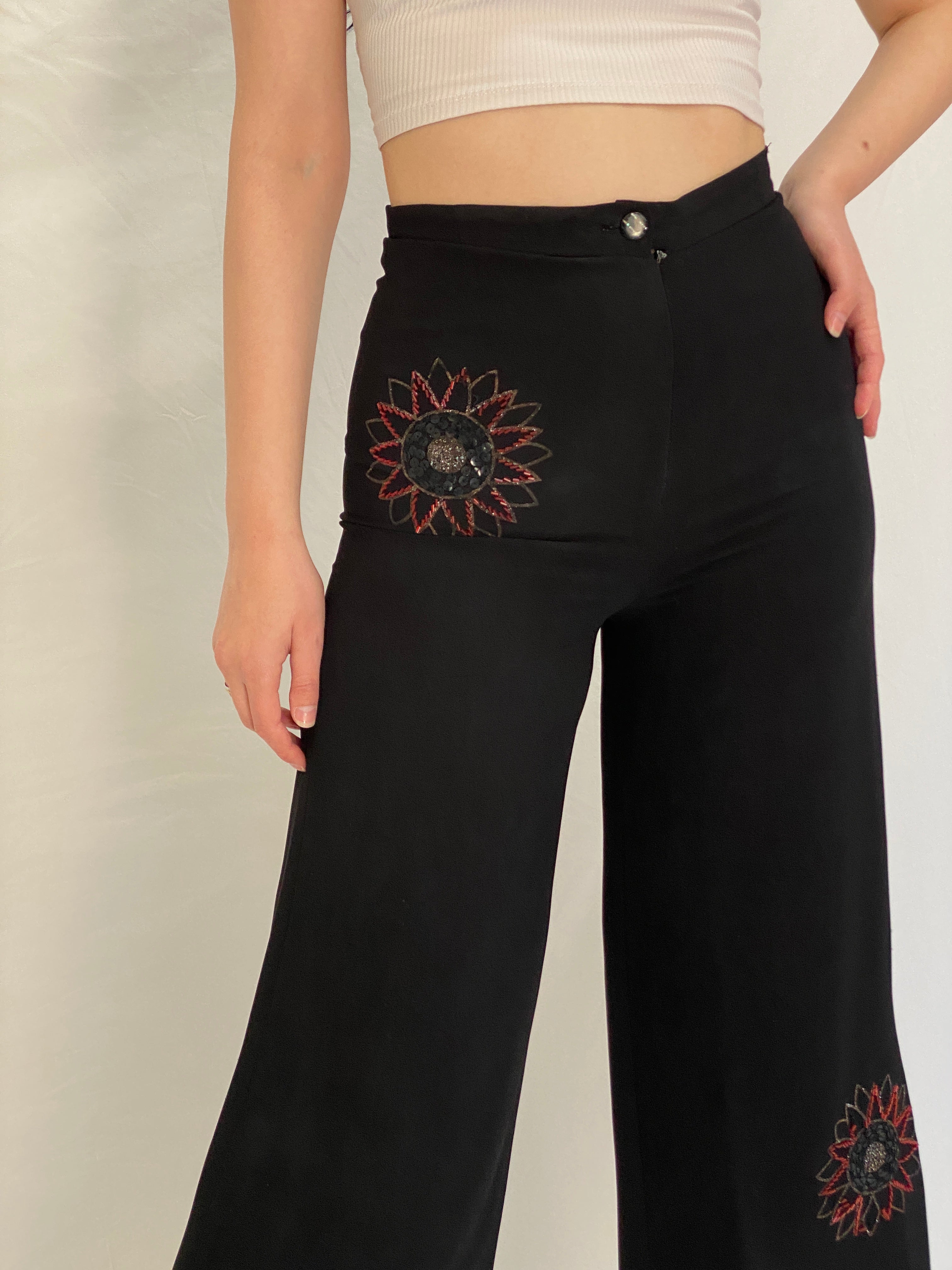 Vintage Black Embroidered Cropped Wide-Leg Floral Motif Pants - M
