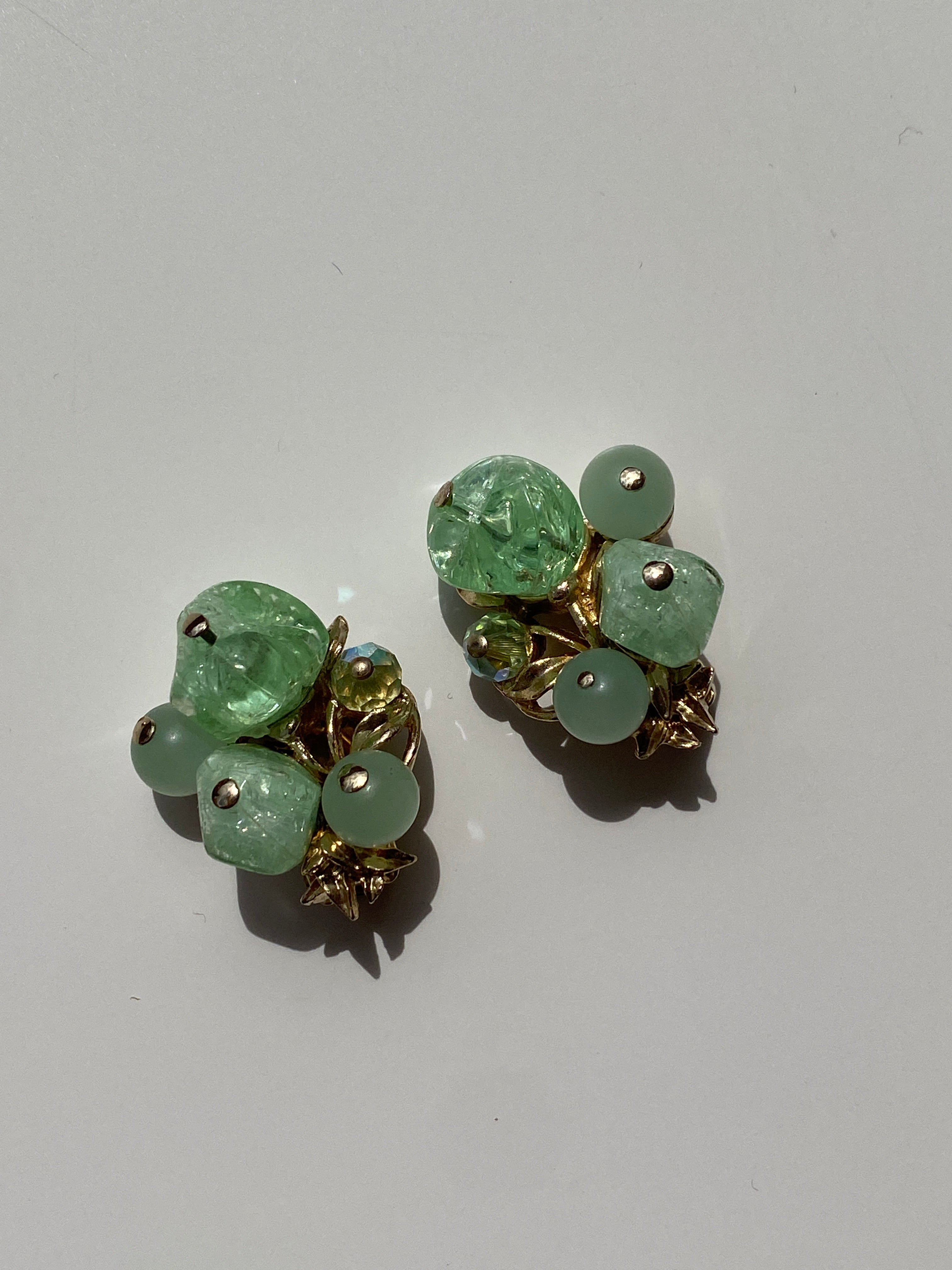 Vintage 1950s–60s Coro Mint Green Glass Cluster Clip-On Earrings in Gold Tone