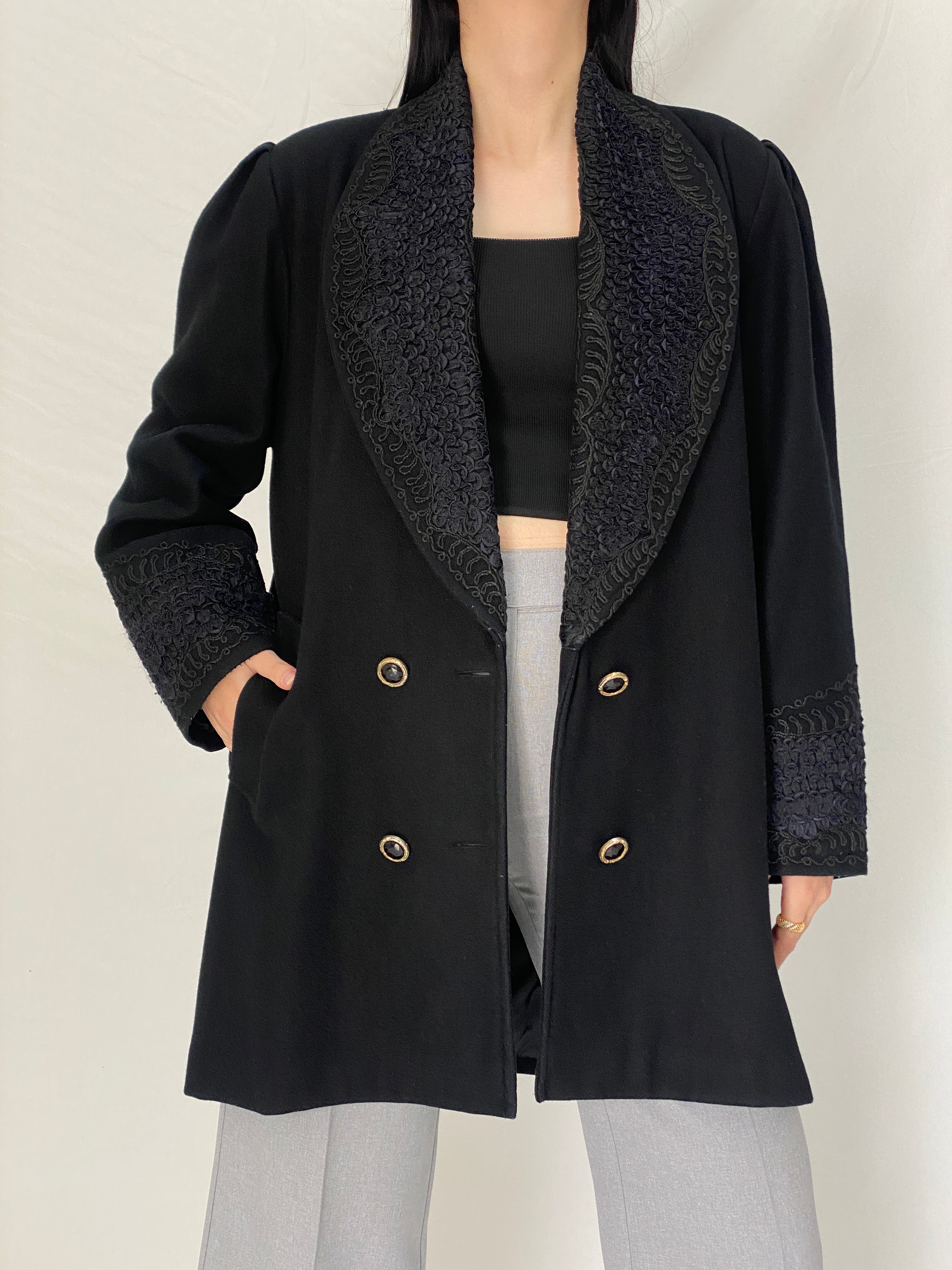 Vintage Black Embroidered Elegant Tailored Long Blazer Coat with Textured Lapel – L