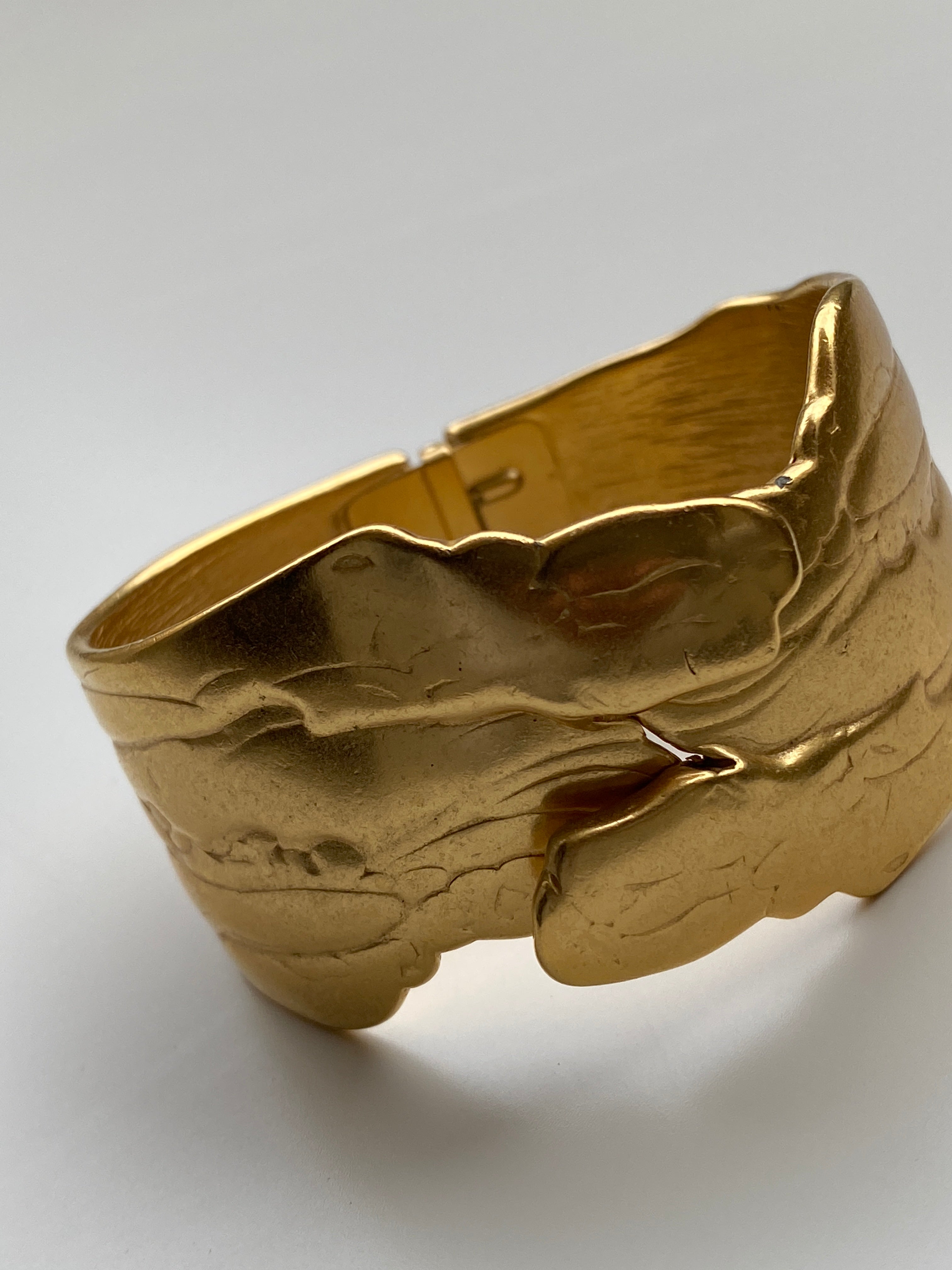 Rare Collectable Vintage Trifari Kunio Matsumoto Gold-Tone Sculptural Hinged Cuff Bracelet