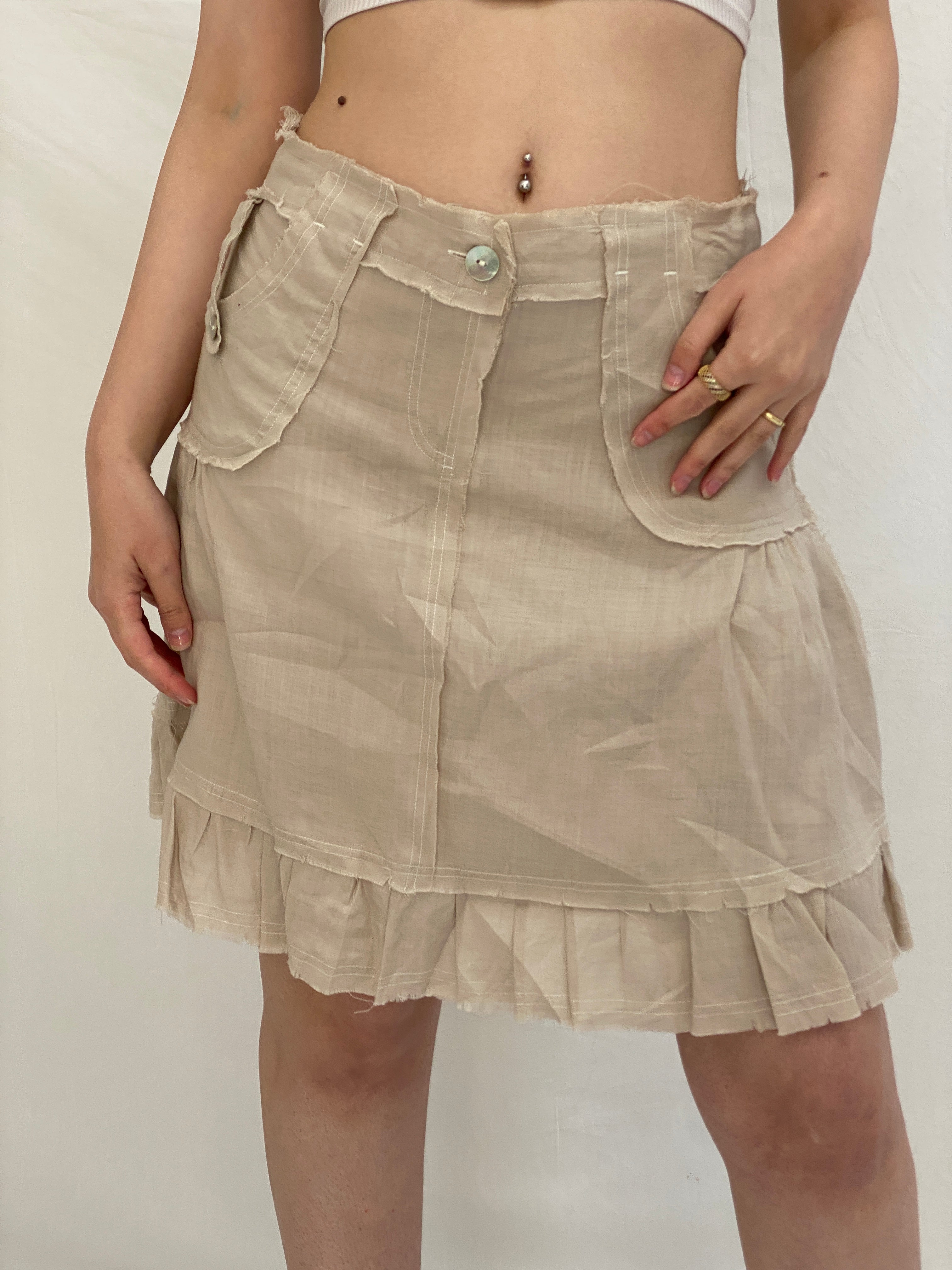 Vintage Y2K Beige Ramie Ruffle Mini Skirt Low Rise Pocket Detail - M