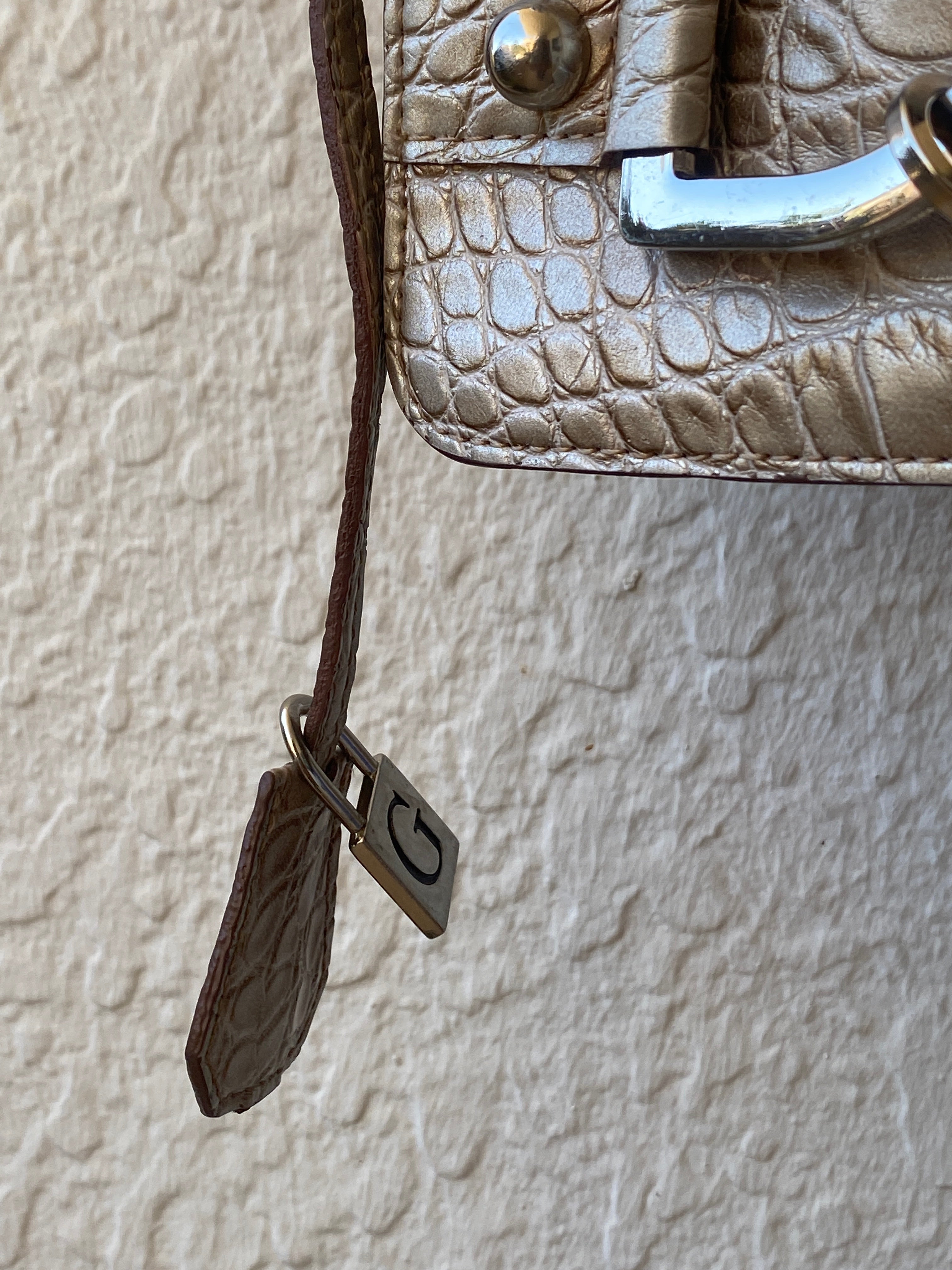 Y2K Guess Croc-Embossed Taupe Leather Shoulder Bag