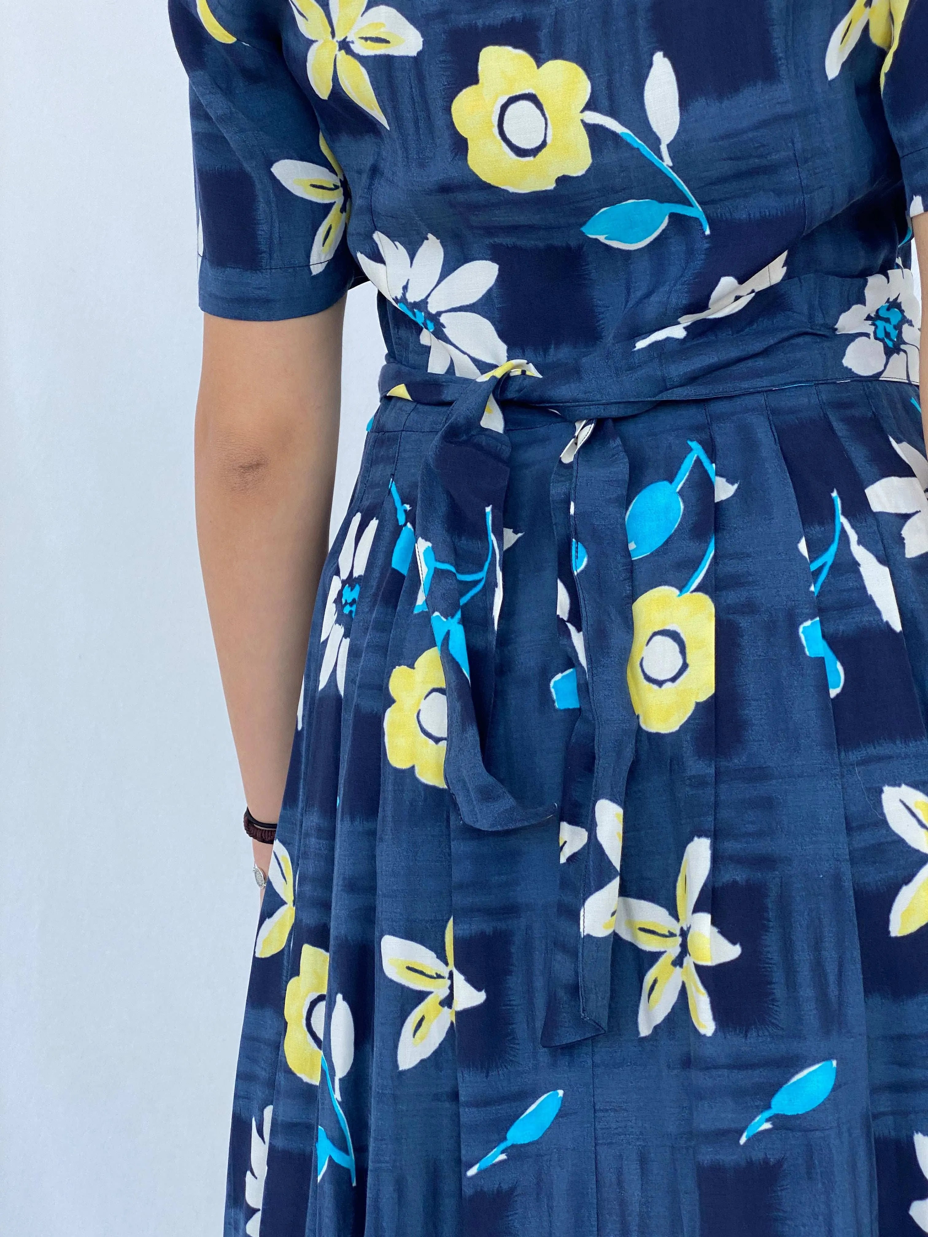 Beautiful Vintage Burton Picnic Floral Midi Dress Size M - Balagan Vintage Midi Dress Deals, dress, floral, floral dress, floral print, Juana
