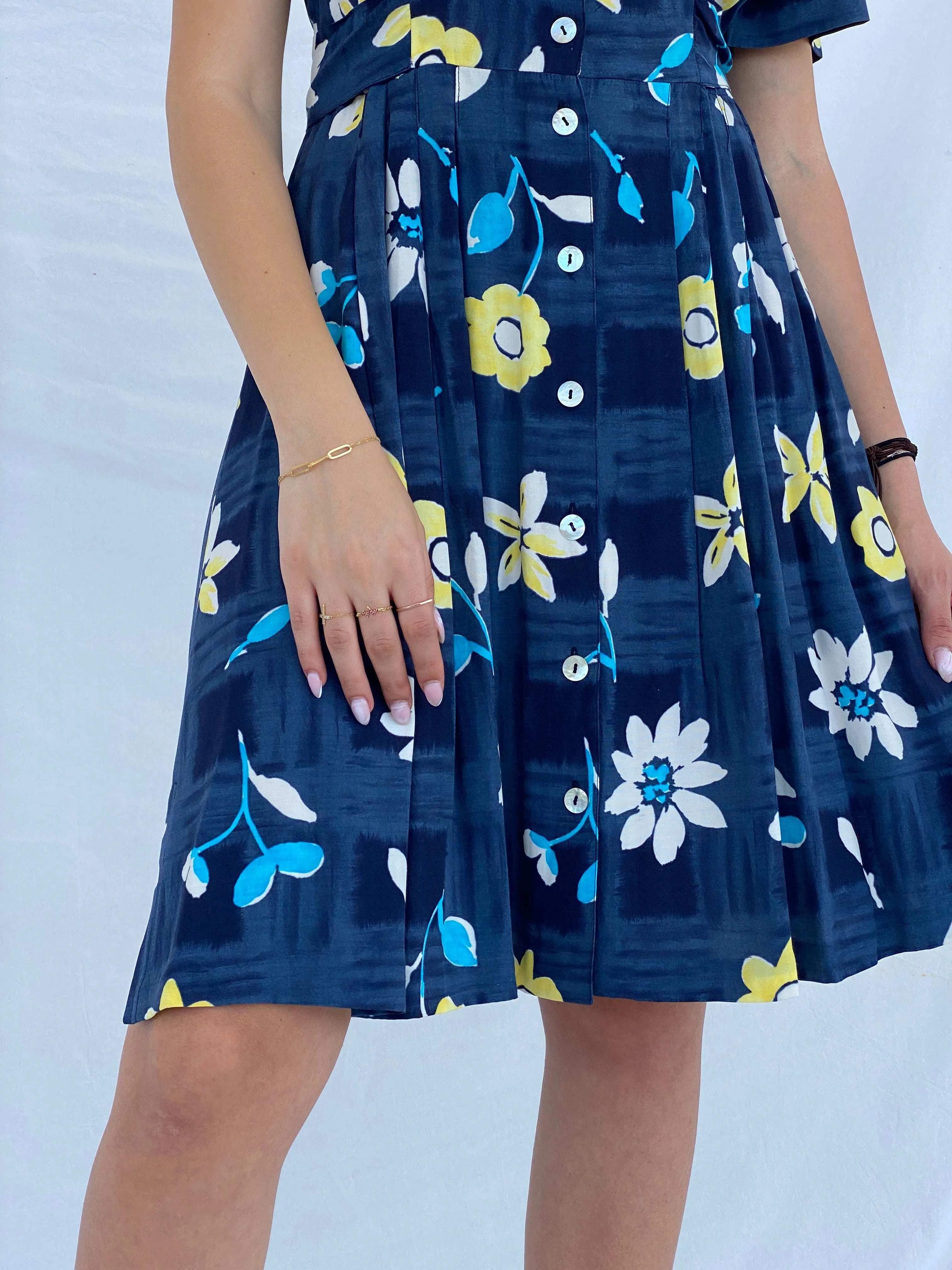 Beautiful Vintage Burton Picnic Floral Midi Dress Size M - Balagan Vintage Midi Dress Deals, dress, floral, floral dress, floral print, Juana