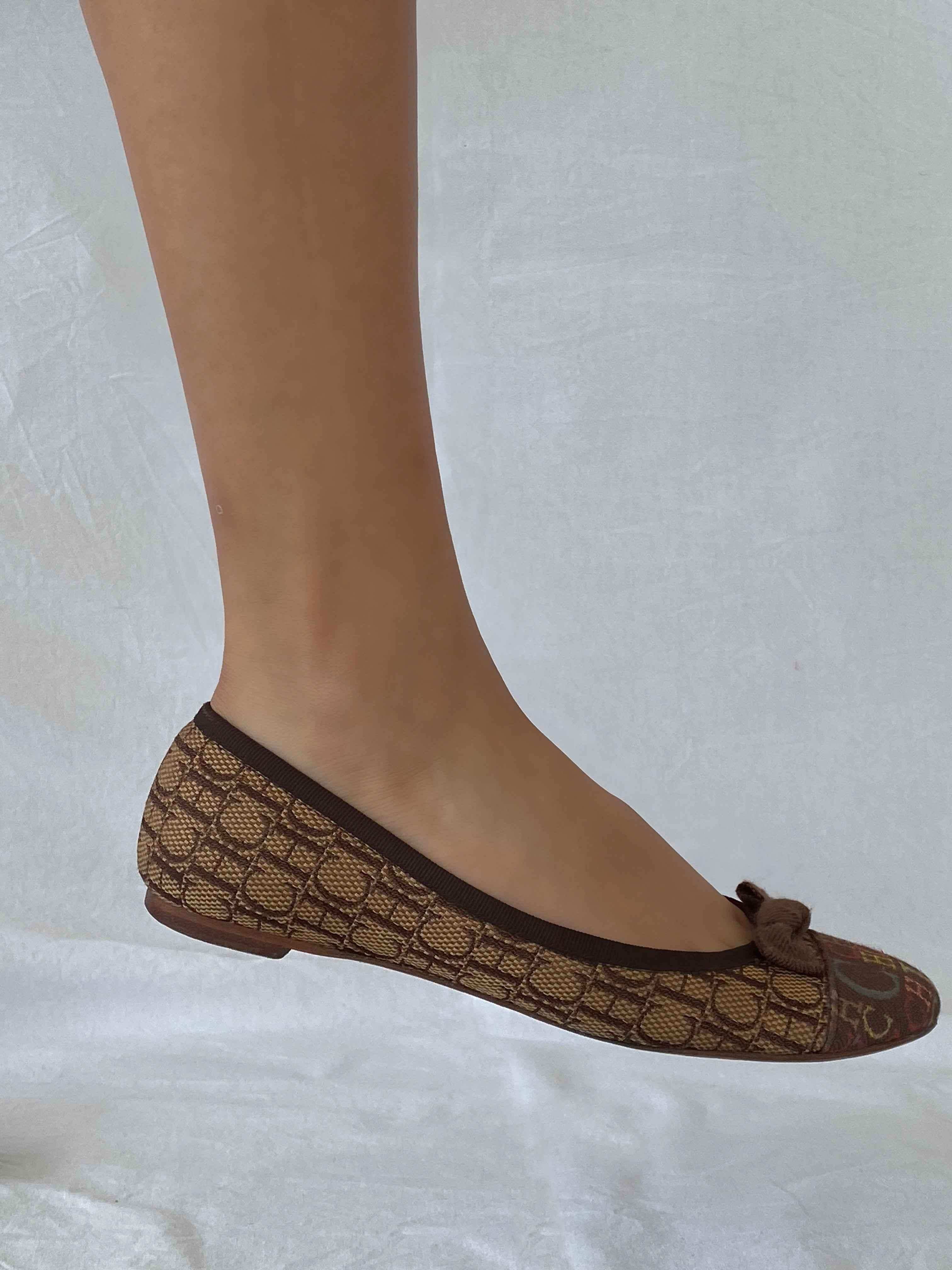 Carolina Herrera Monogram Brown Ballet Flat - Balagan Vintage Ballet flats 00s, 90s