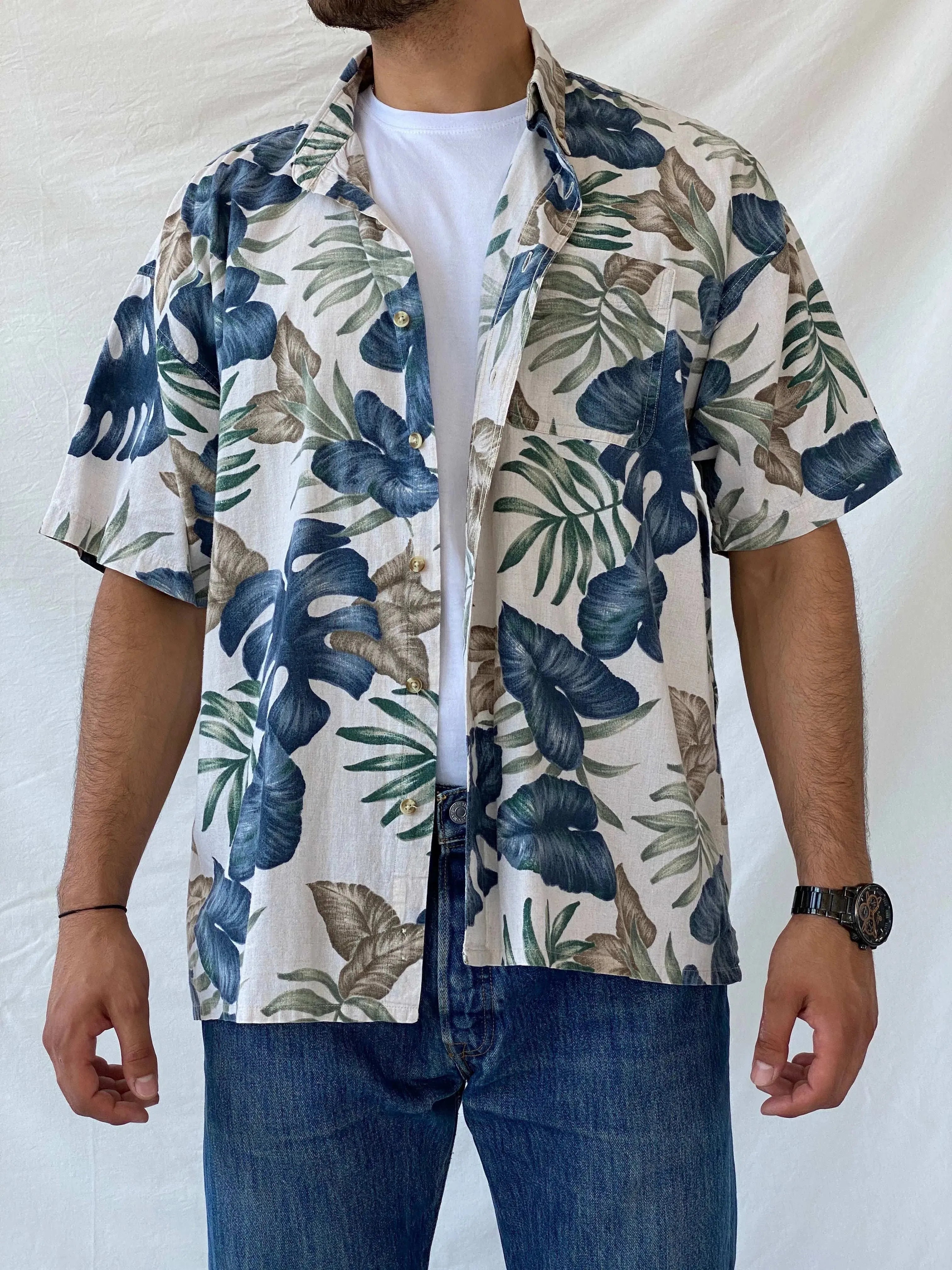 CHAPS by Ralph Lauren Floral Hawaiian Men’s Button Up Shirt - XL - Balagan Vintage Half Sleeve Shirt 90s, floral, floral print, half sleeve shirt, mens shirt, printed shirt, Ramez