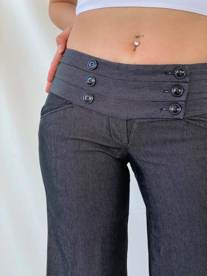 Charlotte Russe Knee Length Mid Rise Dark Denim Capri Shorts - M - Balagan Vintage Shorts 00s, 90s, Bermuda Shorts, Mira, Office core, shorts, striped, winter