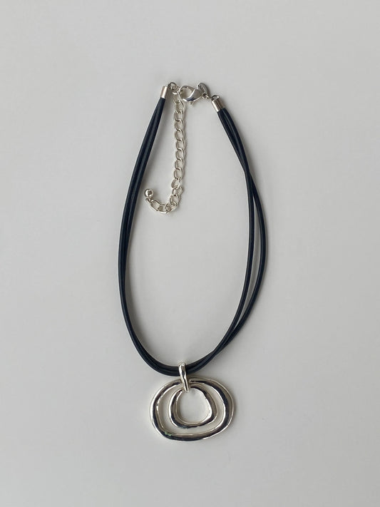 Chico’s Silver Toned Rings Pendant Leather Chocker Necklace - Balagan Vintage Necklace 00s, Necklace