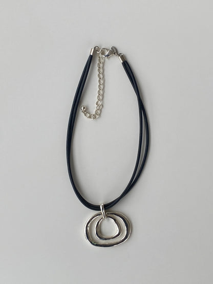 Chico’s Silver Toned Rings Pendant Leather Chocker Necklace - Balagan Vintage Necklace 00s, Necklace